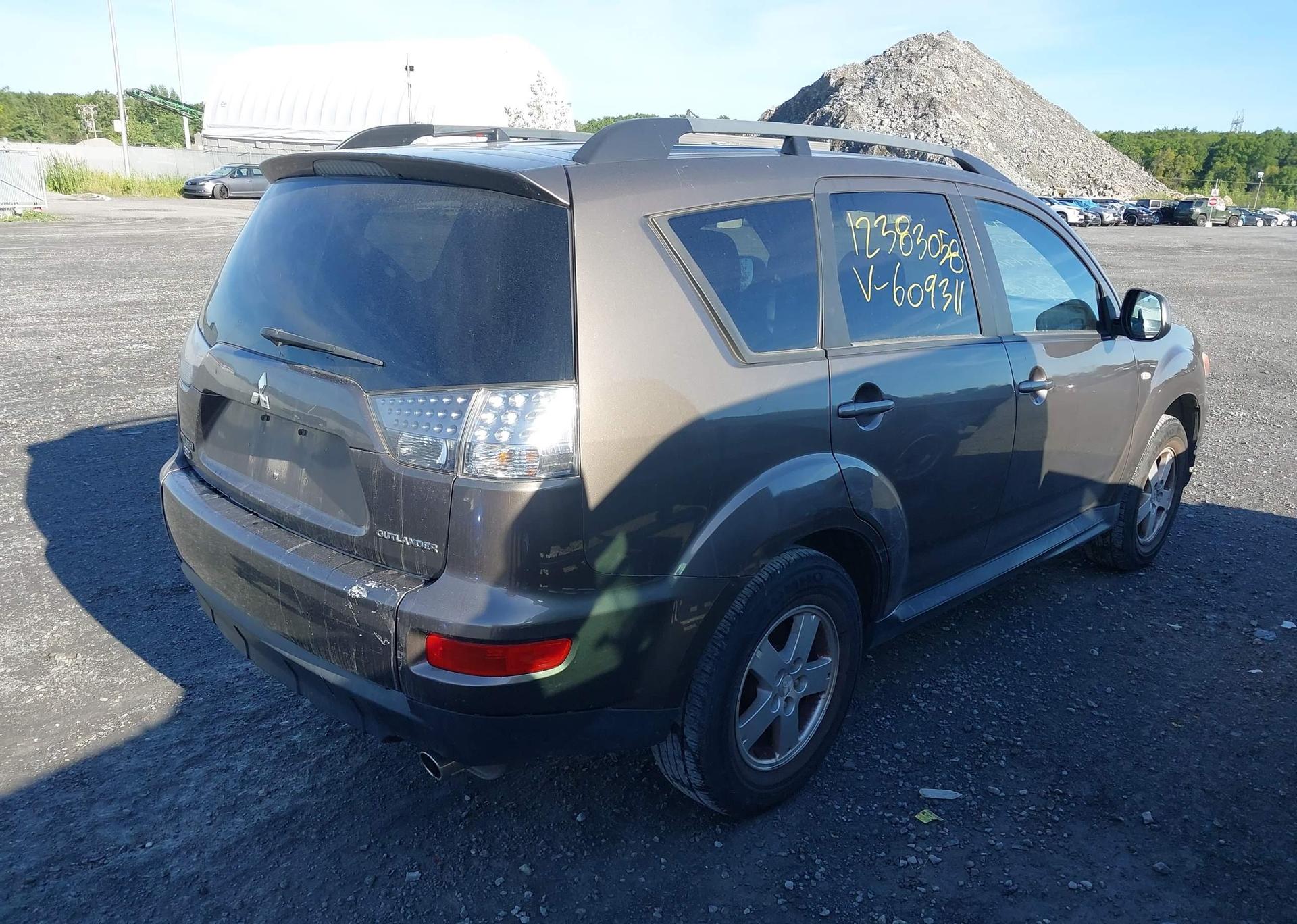 2012 MITSUBISHI OUTLANDER ES