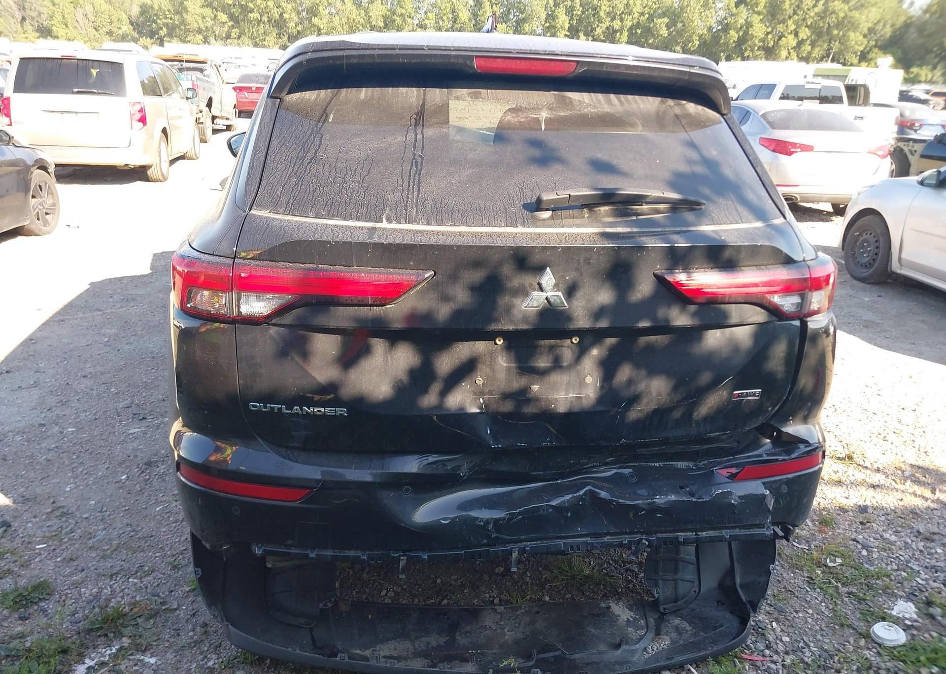 2022 MITSUBISHI OUTLANDER ES