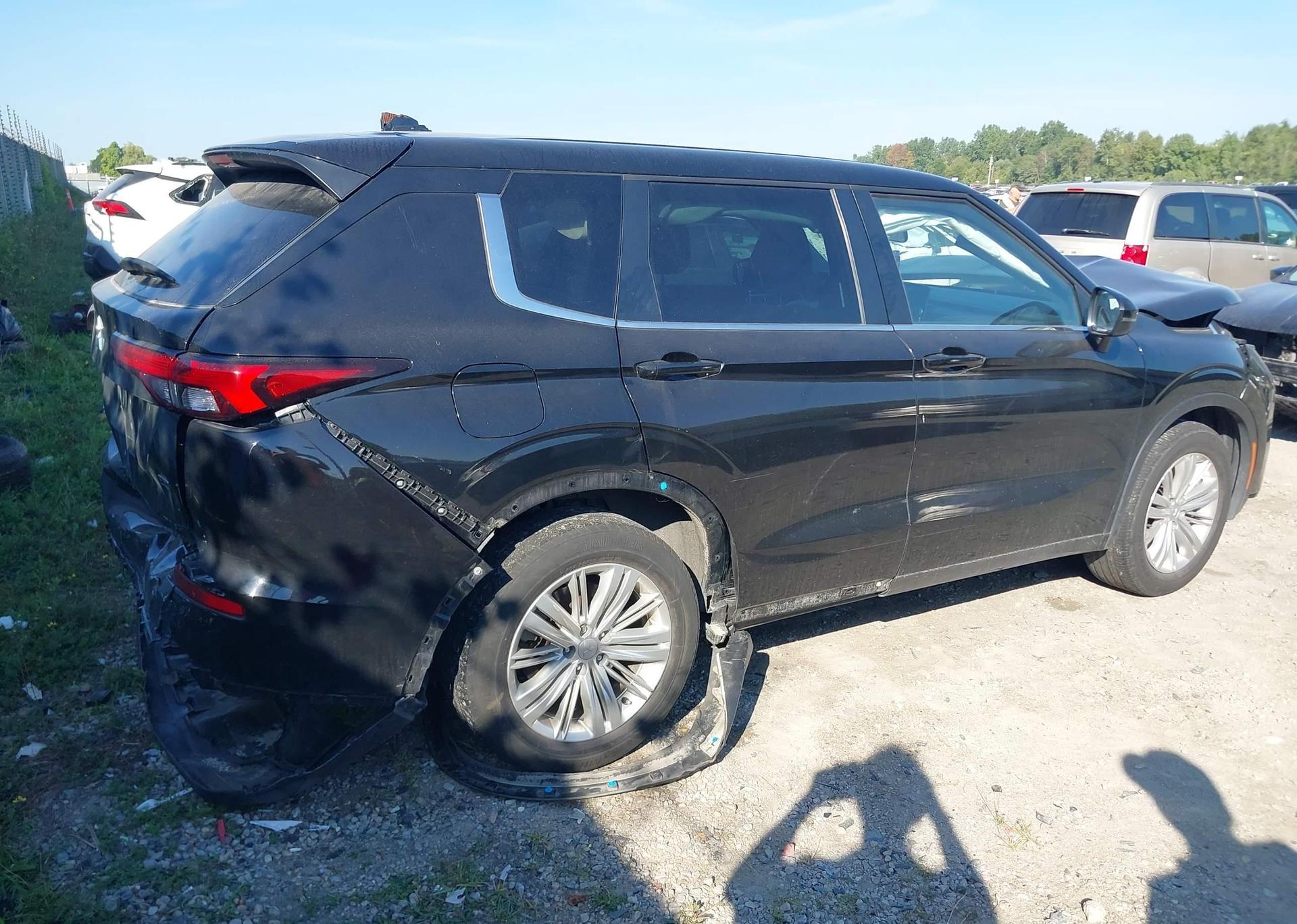 2022 MITSUBISHI OUTLANDER ES