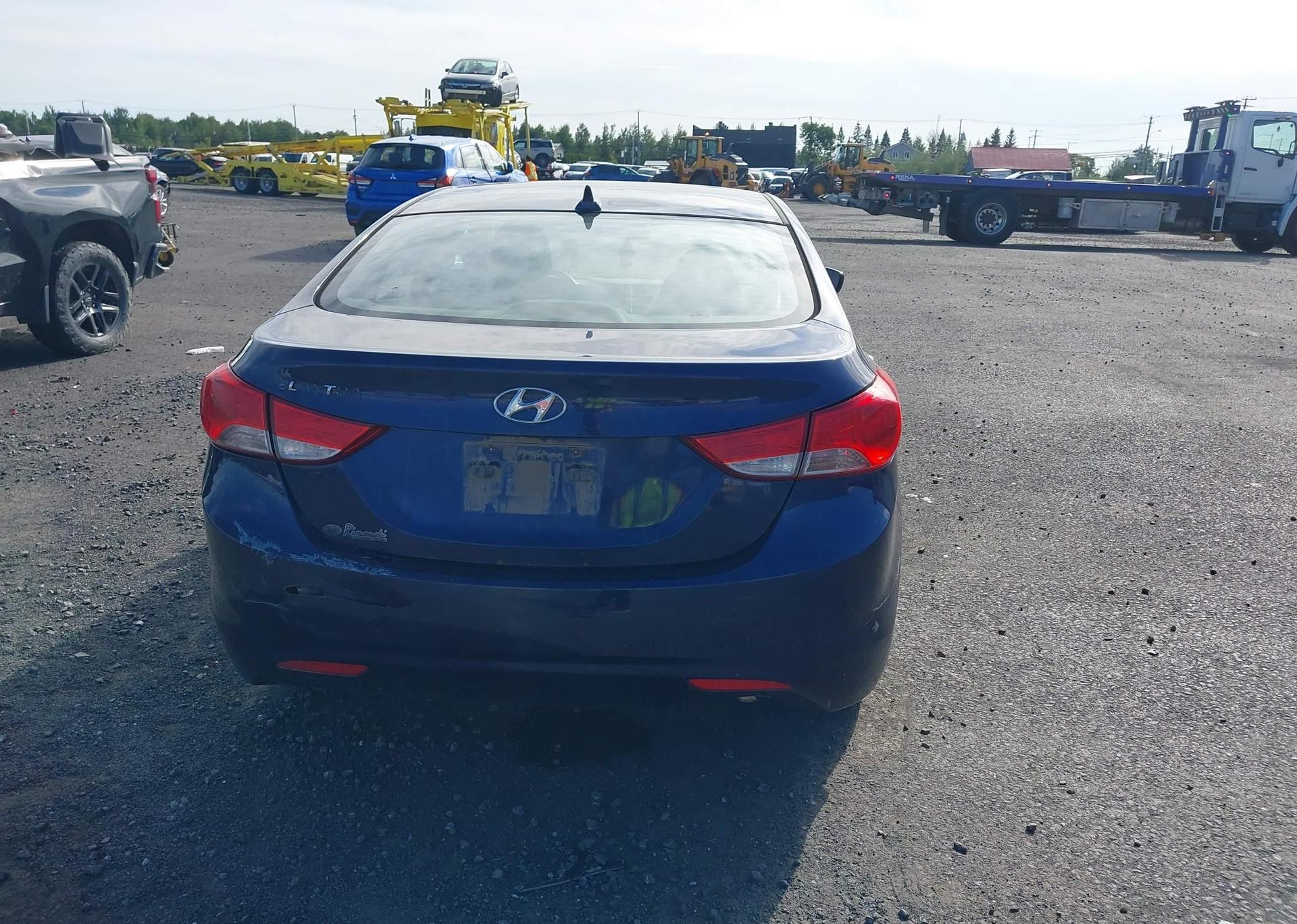 2012 HYUNDAI ELANTRA GL