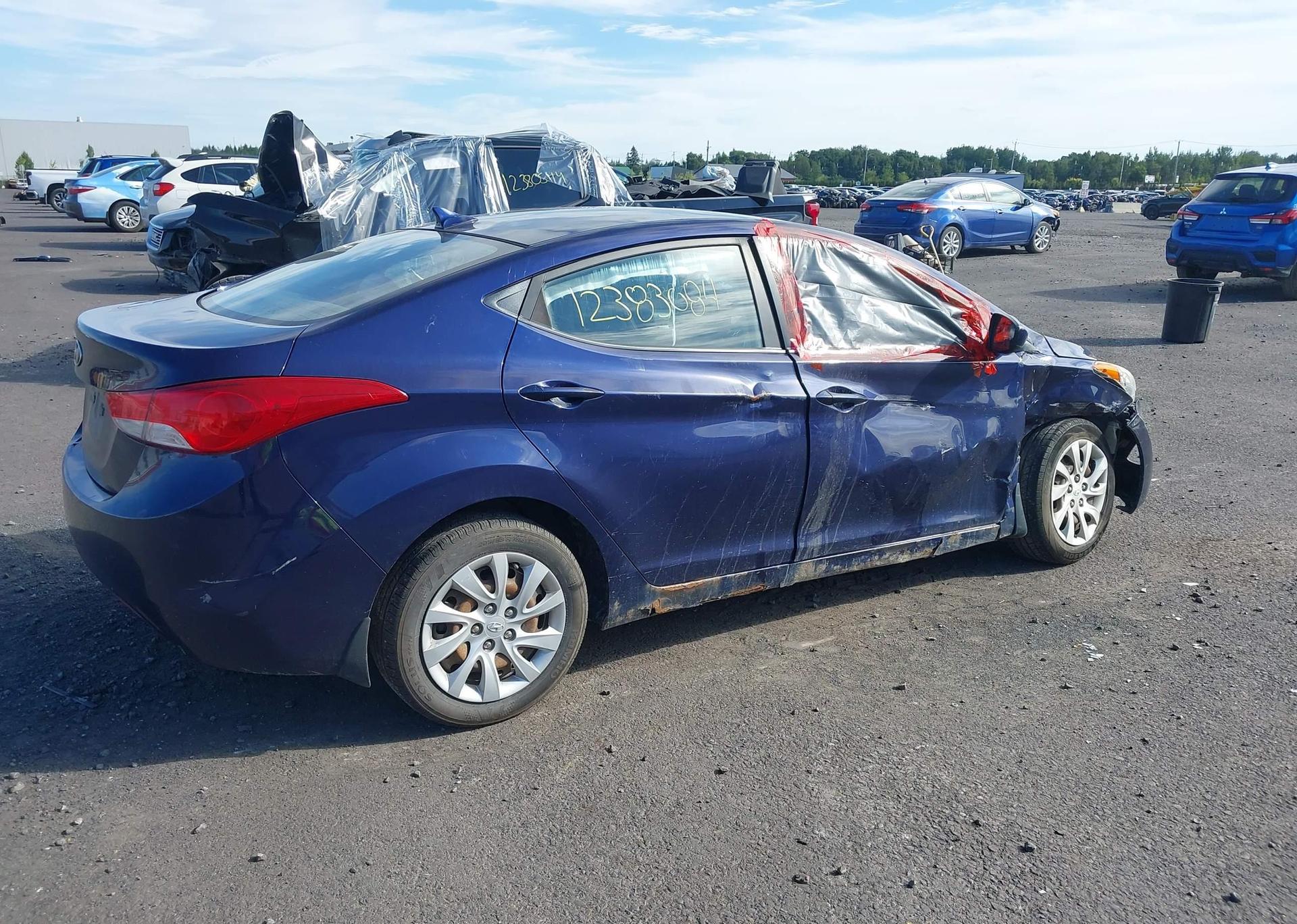 2012 HYUNDAI ELANTRA GL