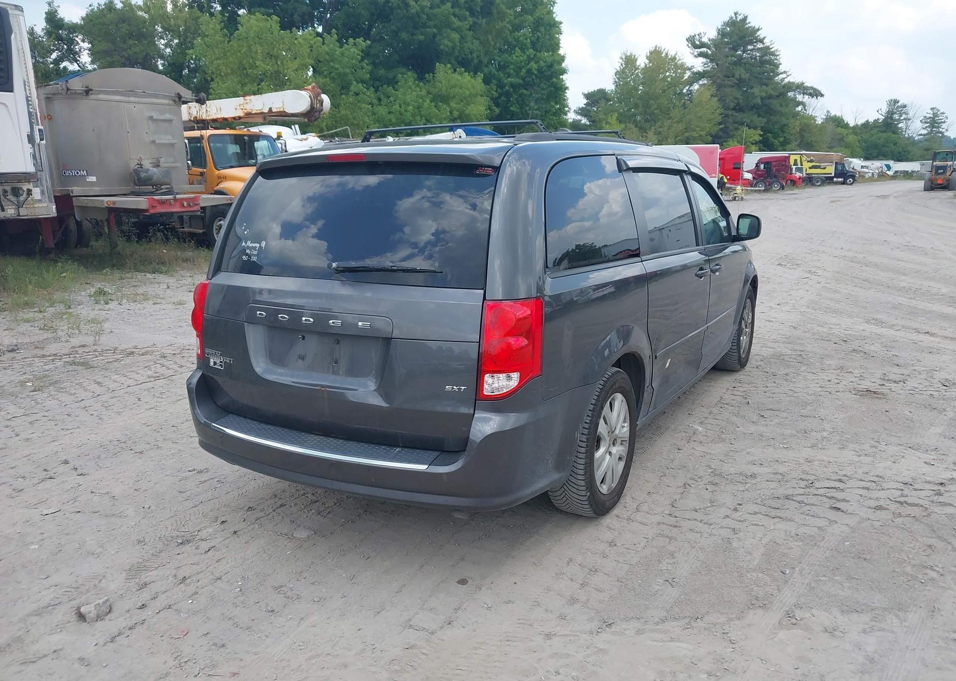 2016 DODGE GRAND CARAVAN SE