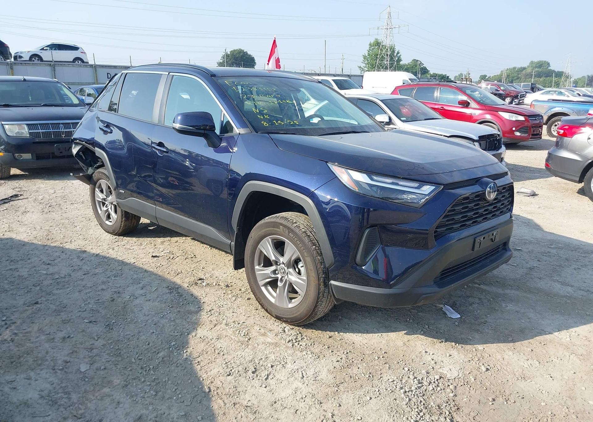 2023 TOYOTA RAV4 HYBRID XLE