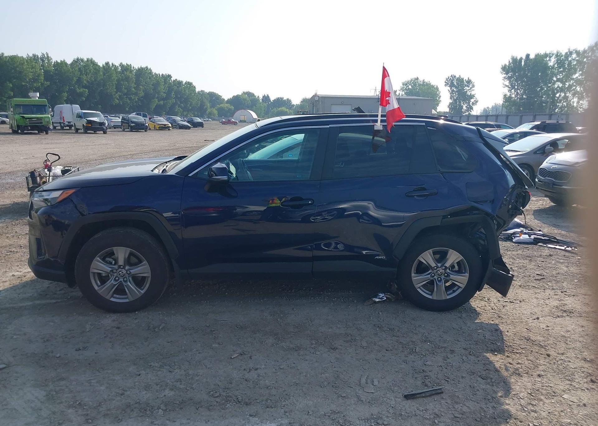 2023 TOYOTA RAV4 HYBRID XLE