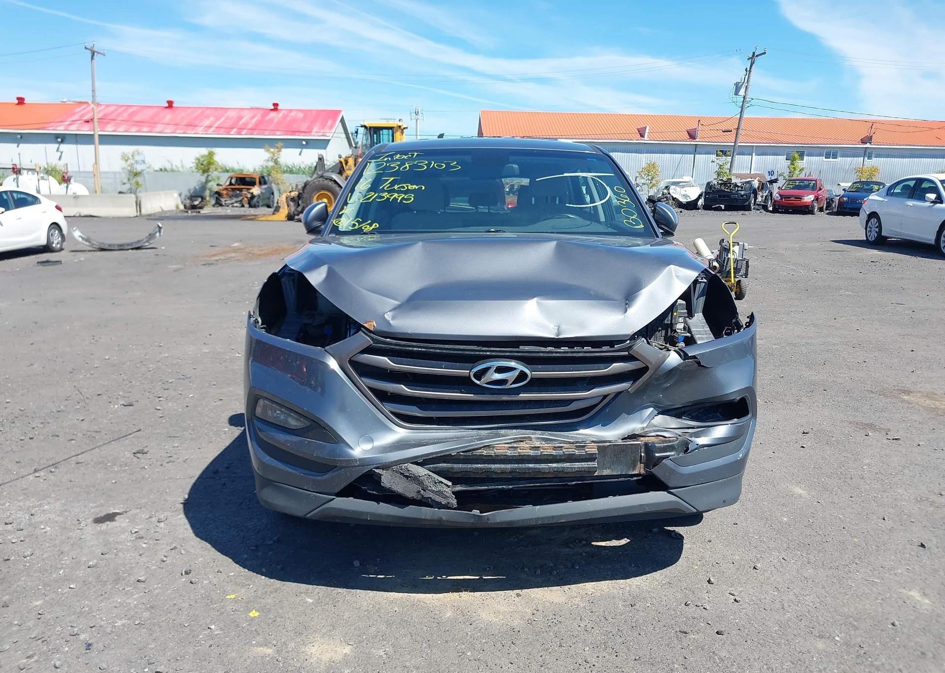 2016 HYUNDAI TUCSON SE