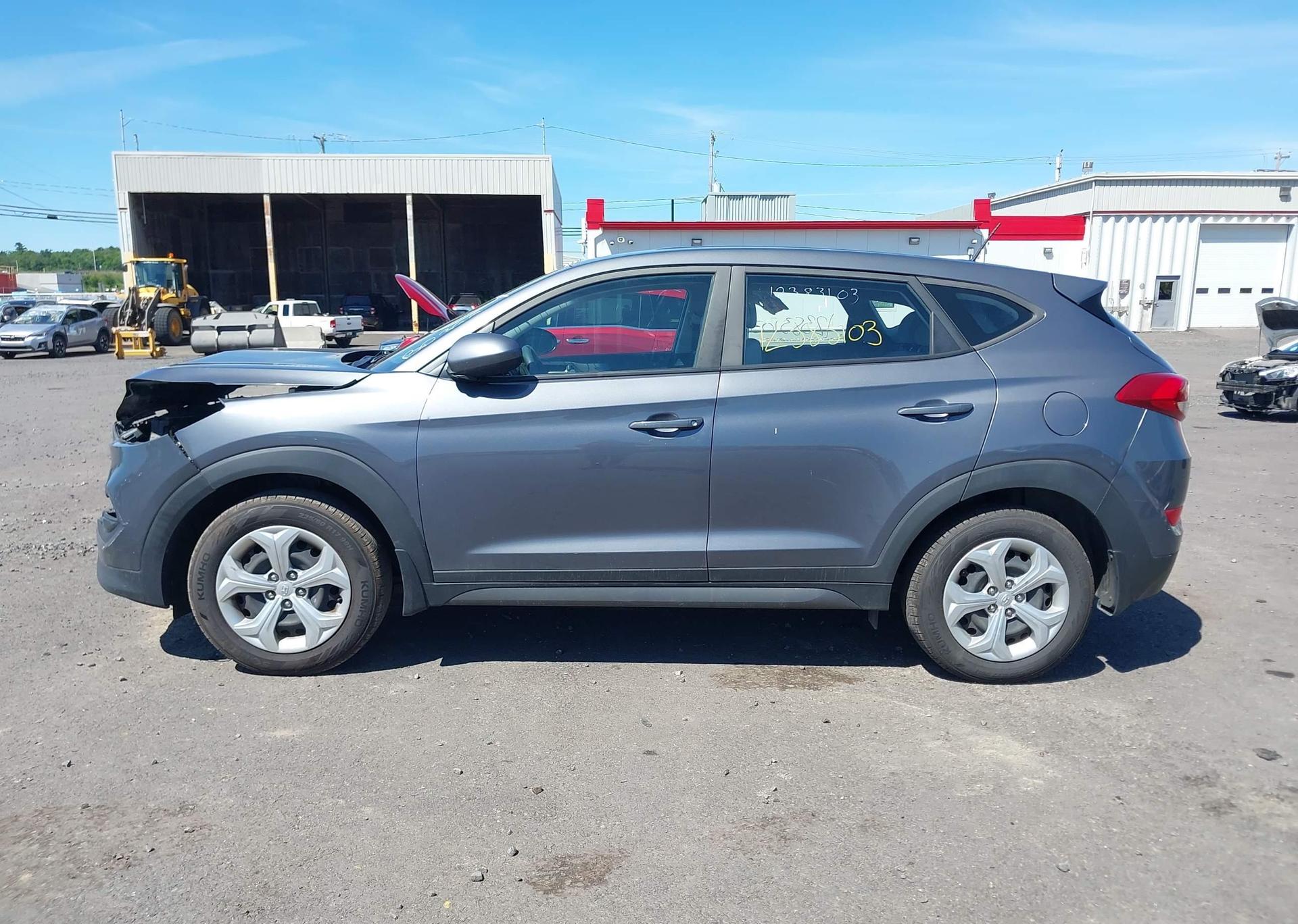 2016 HYUNDAI TUCSON SE