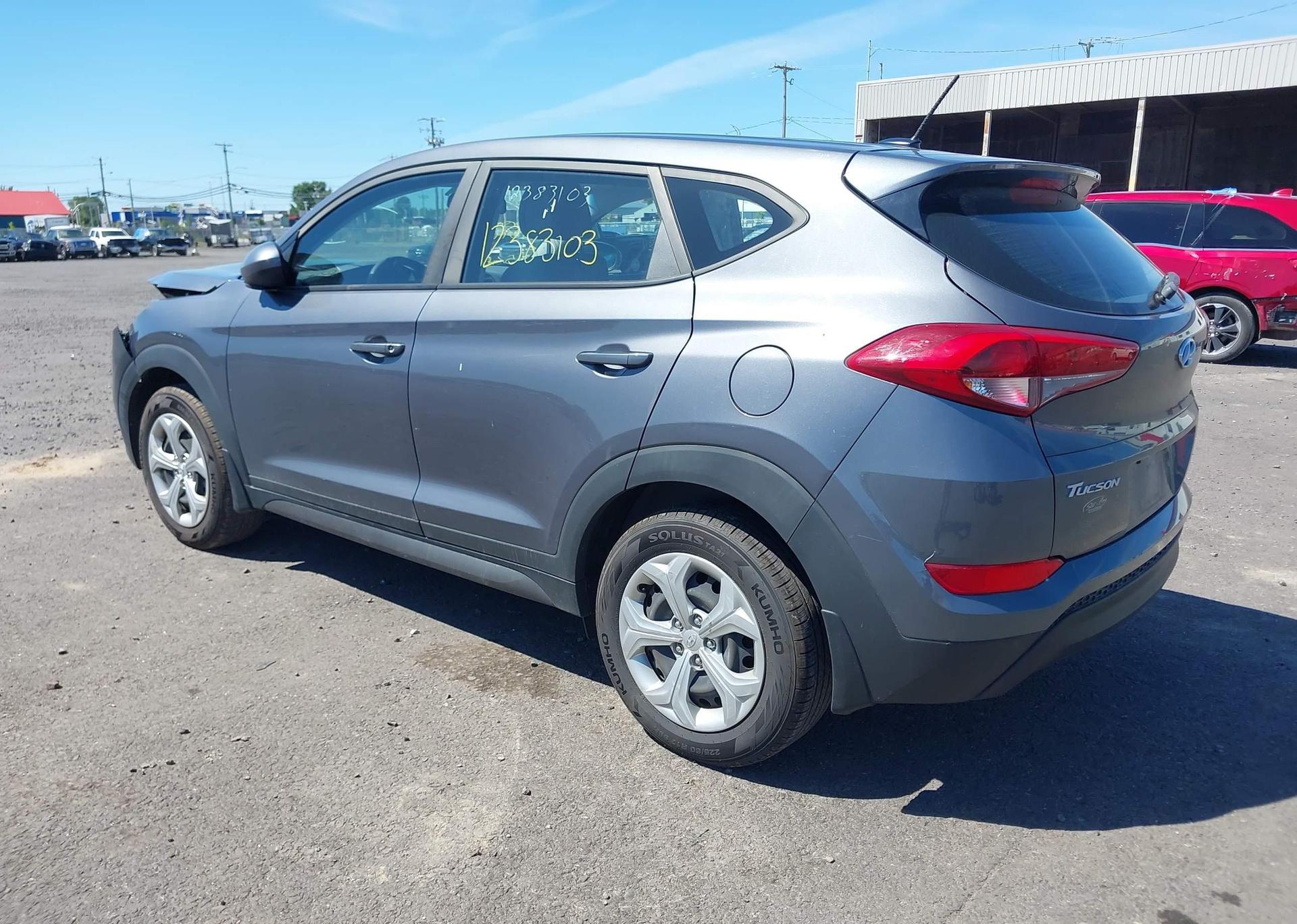 2016 HYUNDAI TUCSON SE