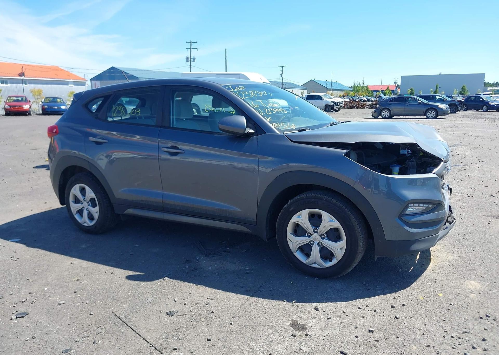2016 HYUNDAI TUCSON SE