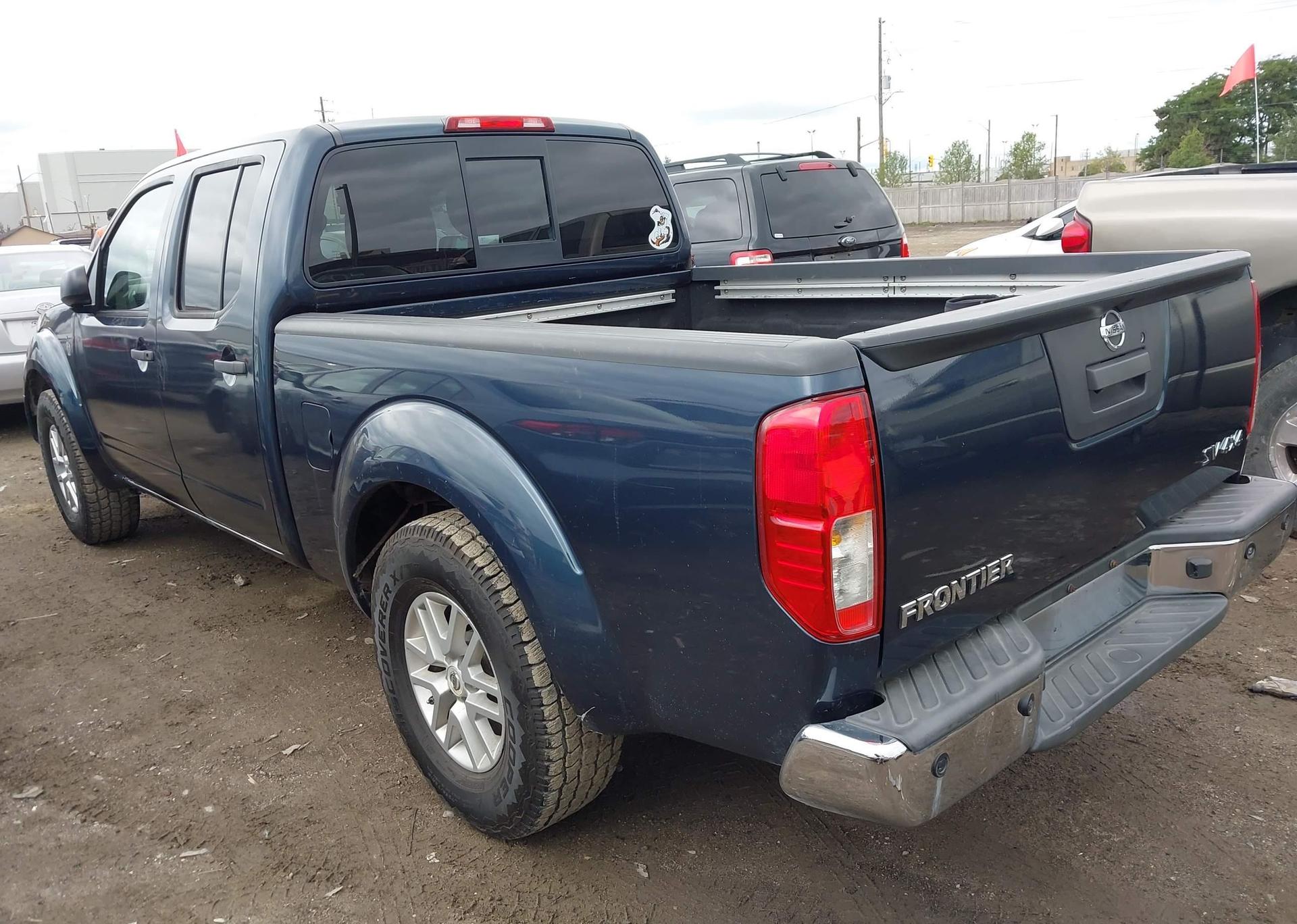2016 NISSAN FRONTIER SV