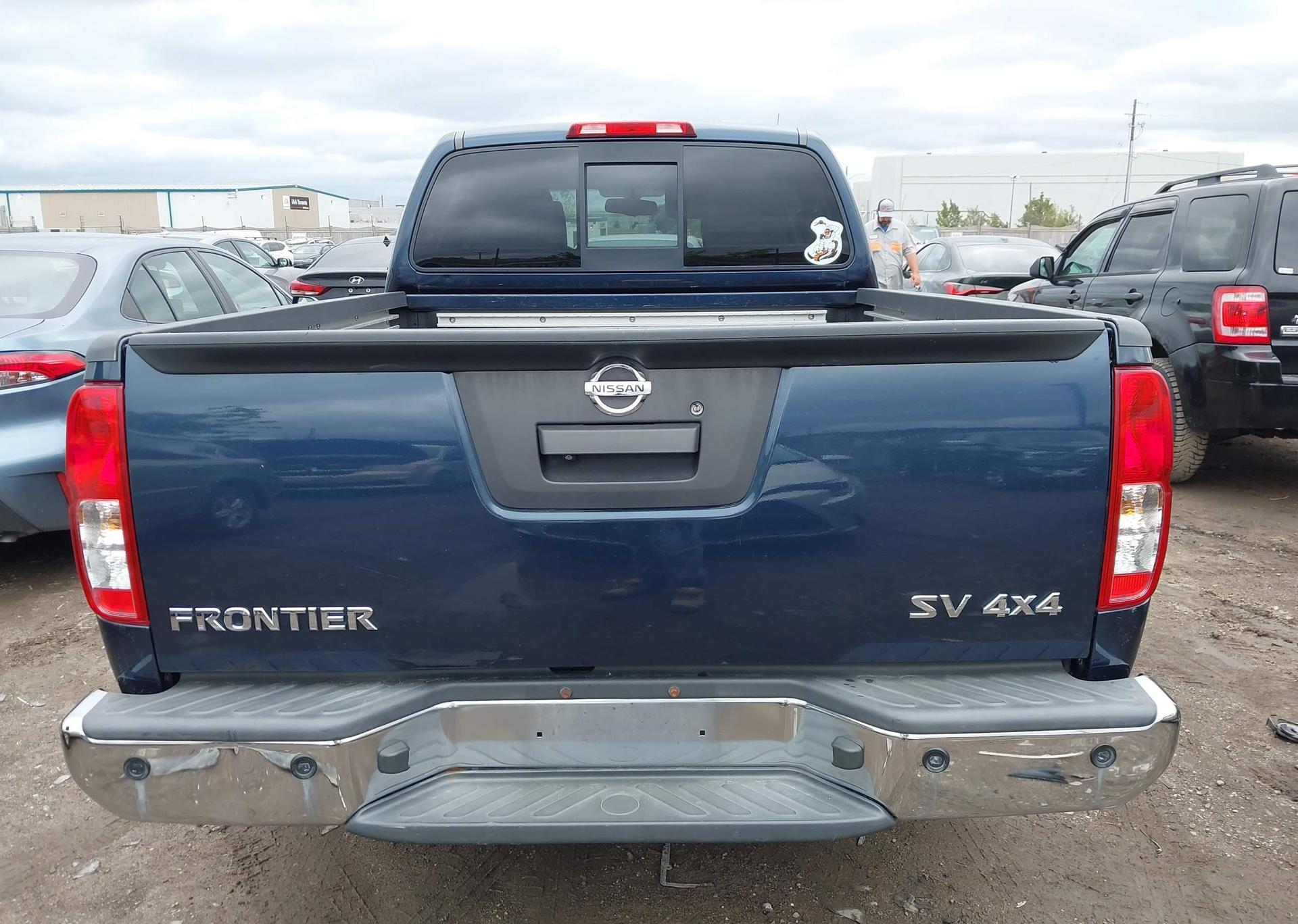 2016 NISSAN FRONTIER SV