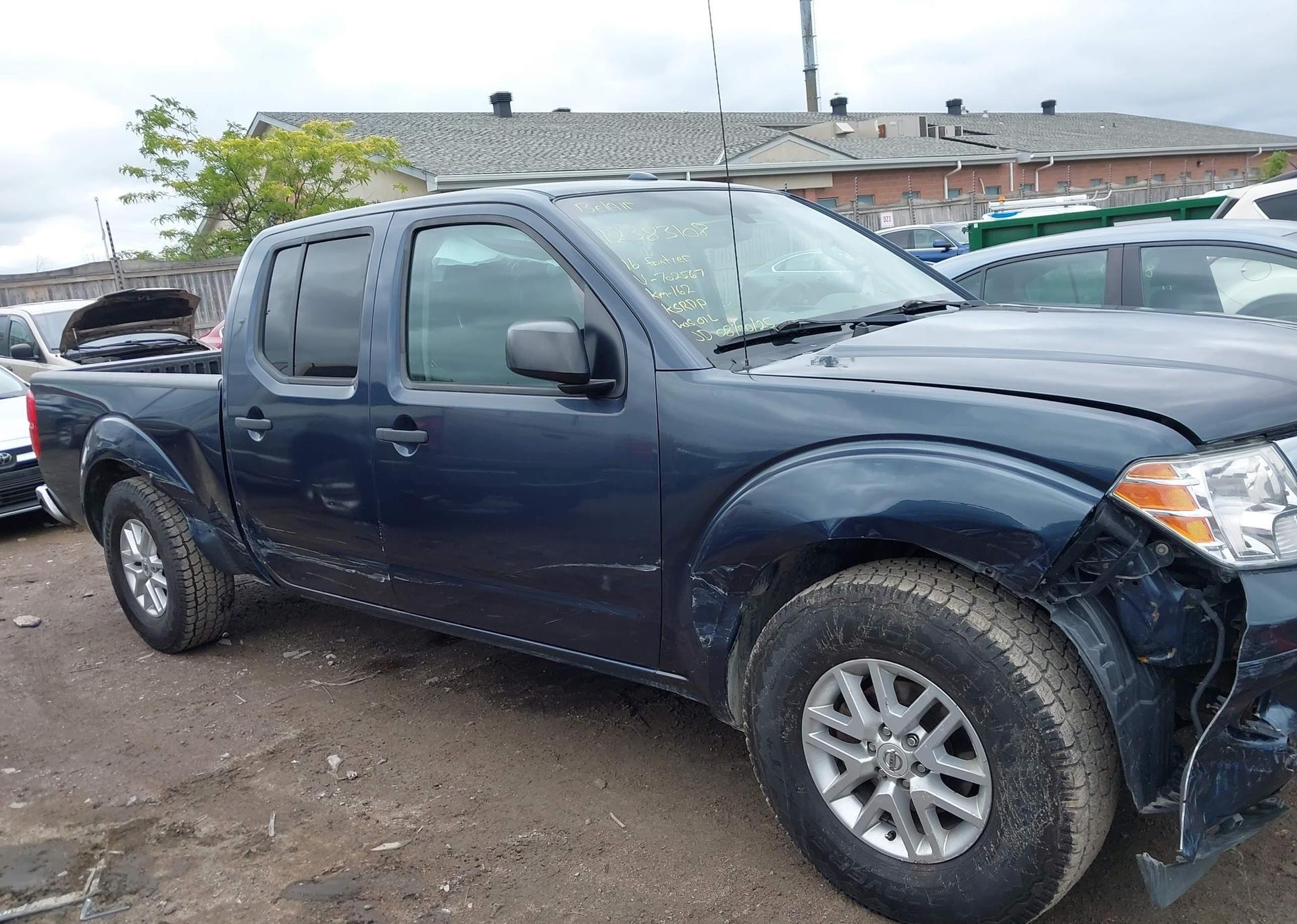 2016 NISSAN FRONTIER SV