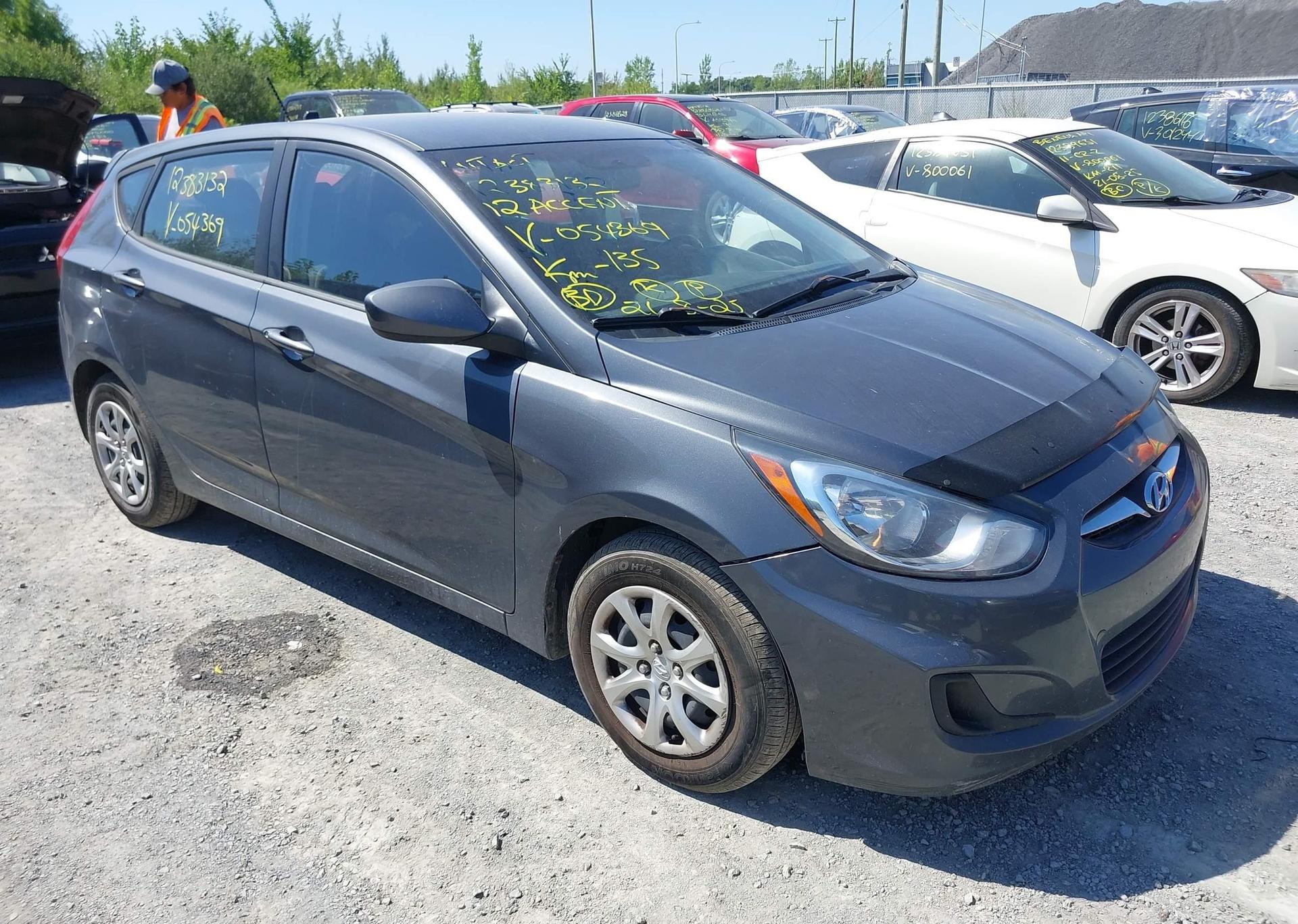 2012 HYUNDAI ACCENT GLS