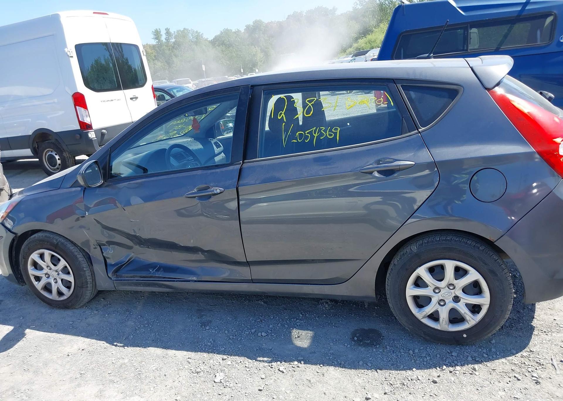 2012 HYUNDAI ACCENT GLS
