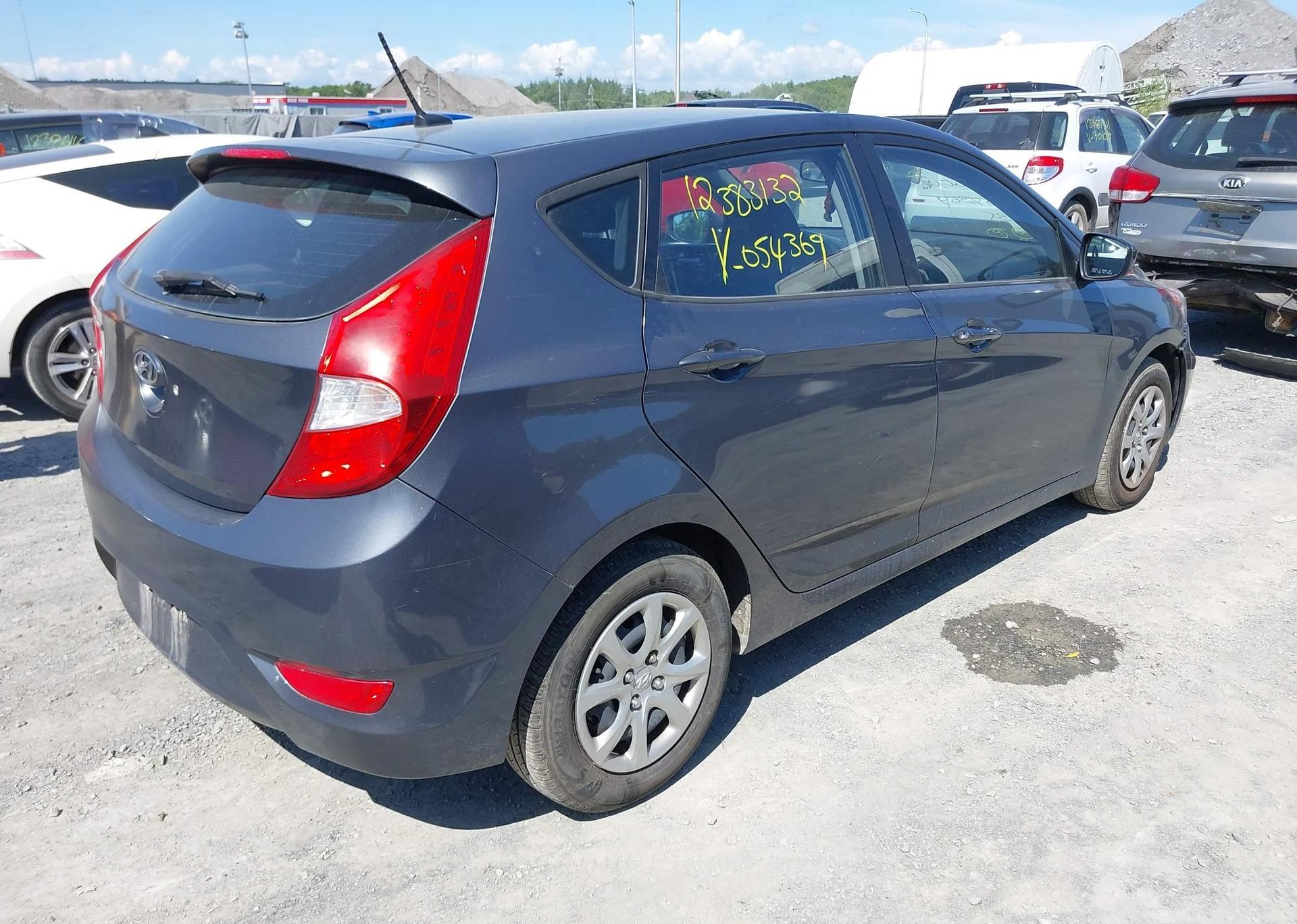 2012 HYUNDAI ACCENT GLS