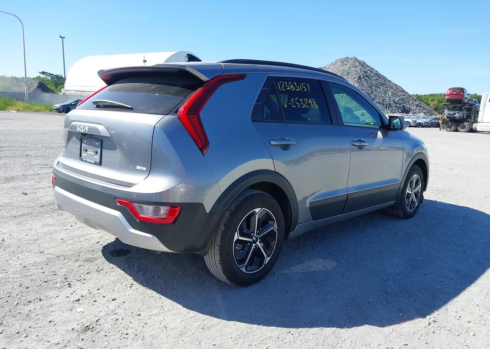2025 KIA NIRO EX