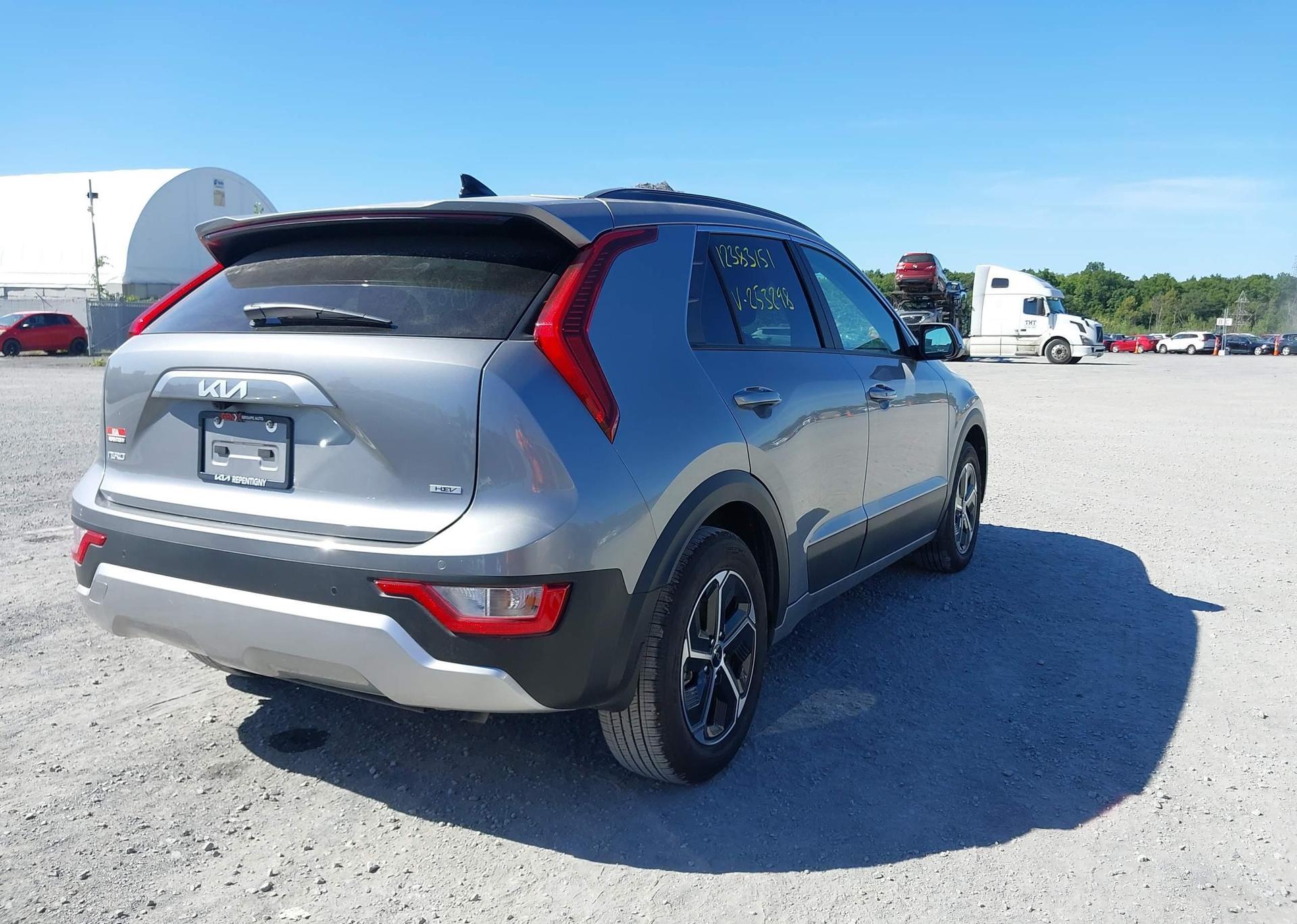 2025 KIA NIRO EX