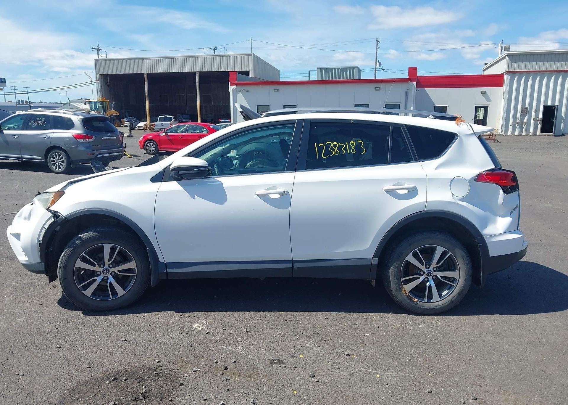 2018 TOYOTA RAV4 LE