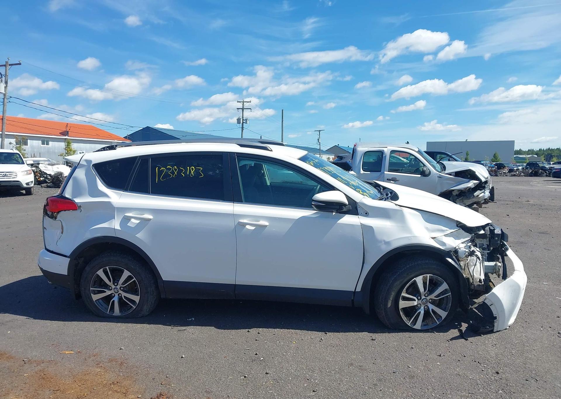 2018 TOYOTA RAV4 LE