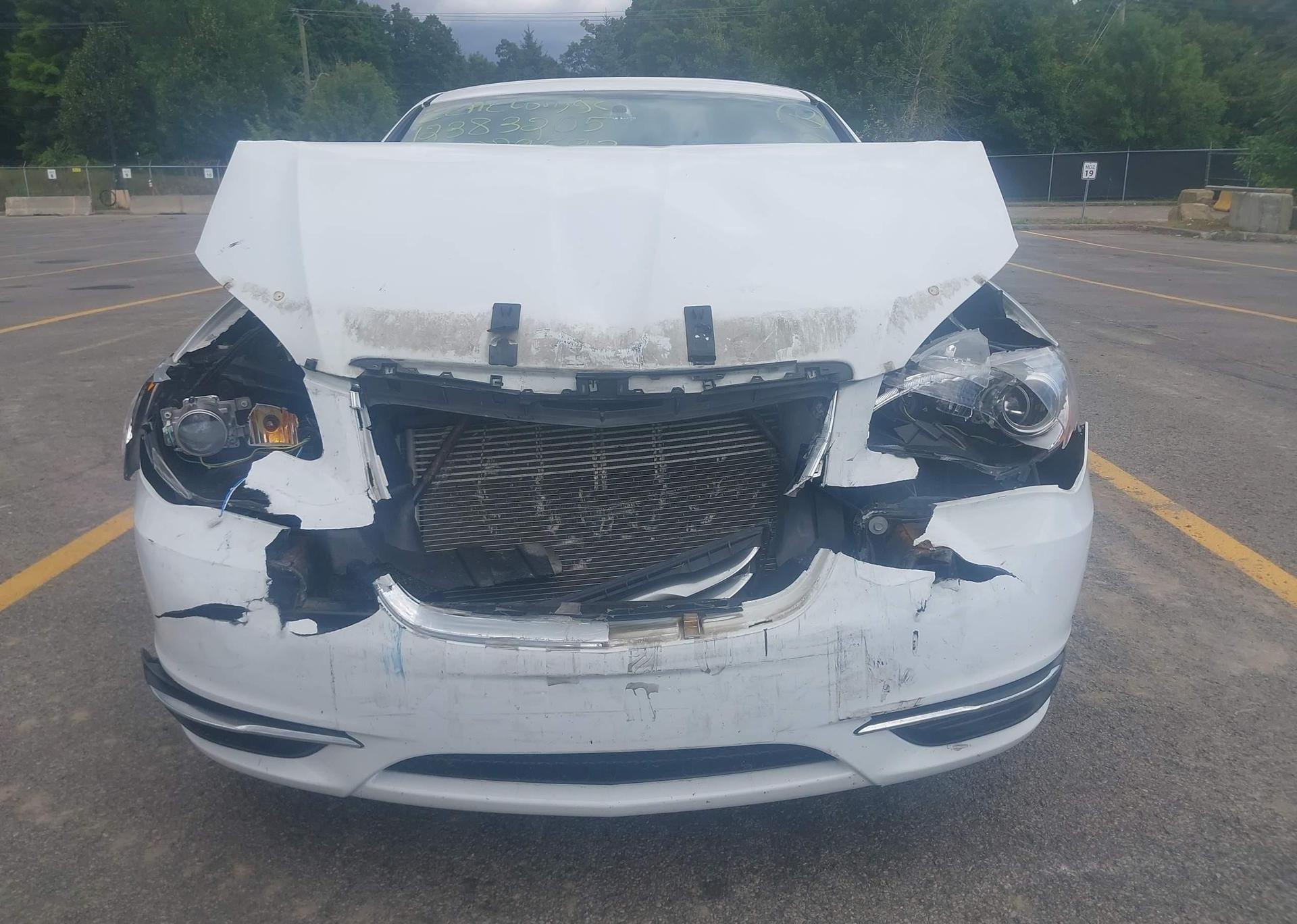 2014 CHRYSLER 200 LX