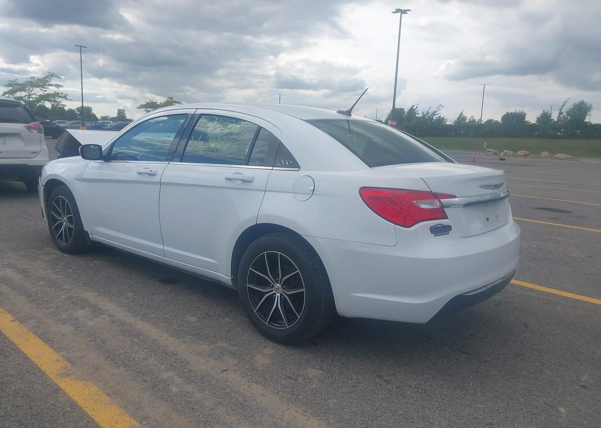 2014 CHRYSLER 200 LX