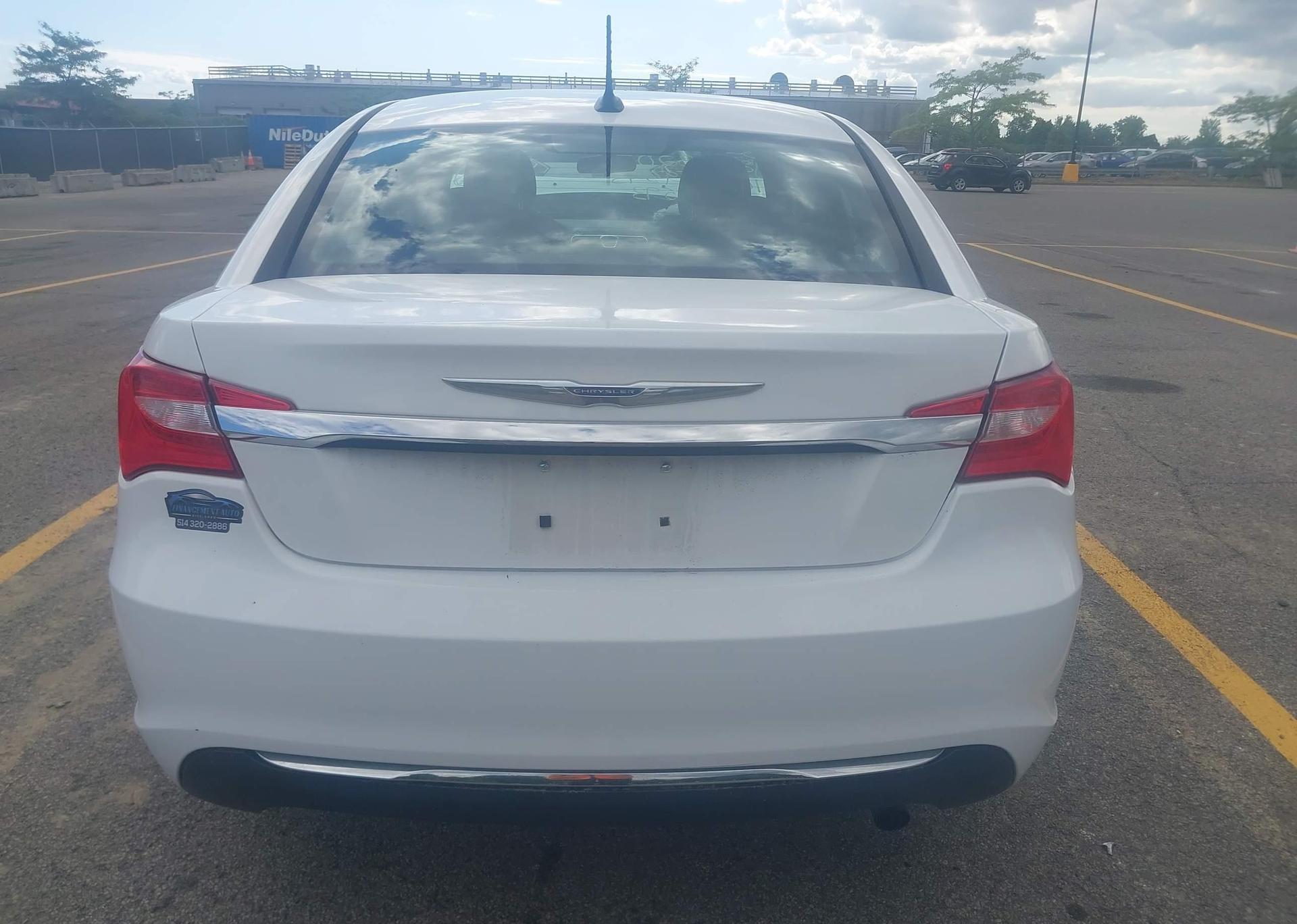 2014 CHRYSLER 200 LX