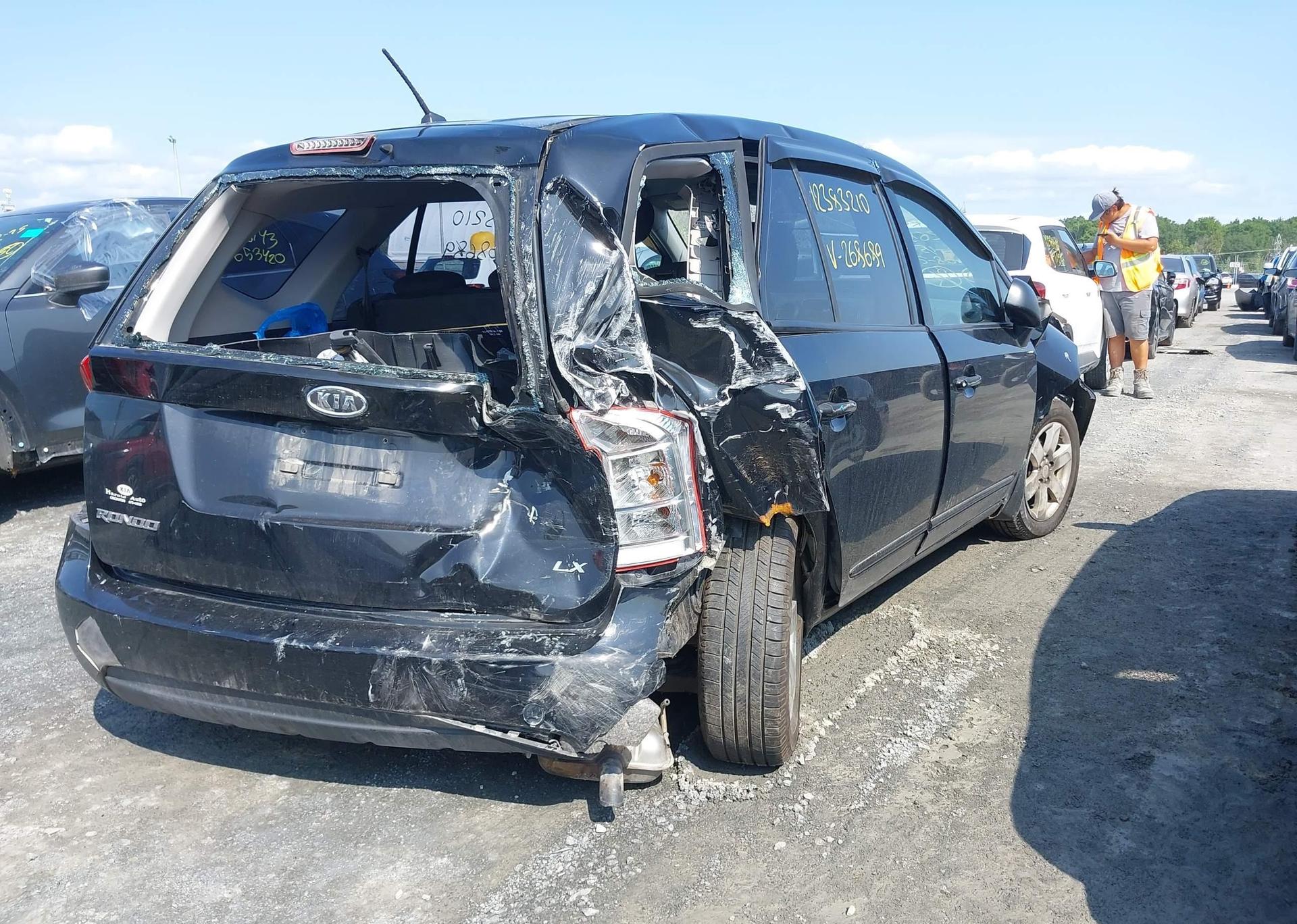 2009 KIA RONDO EX