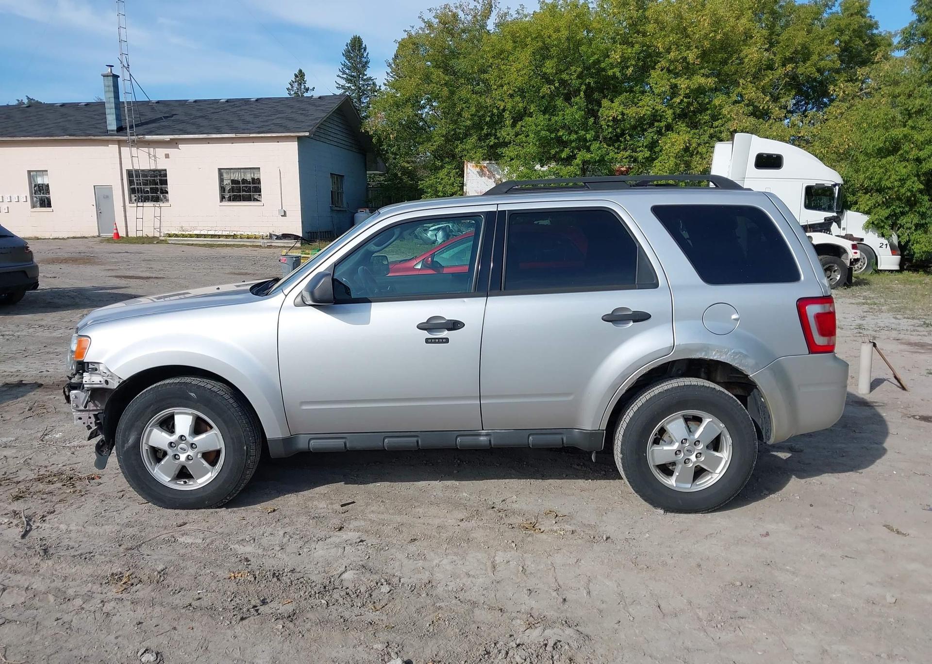 2011 FORD ESCAPE XLT