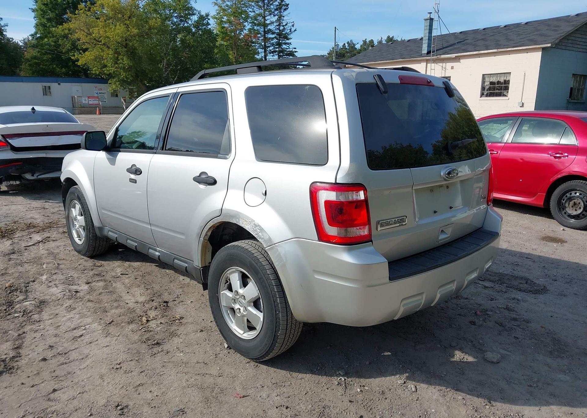2011 FORD ESCAPE XLT