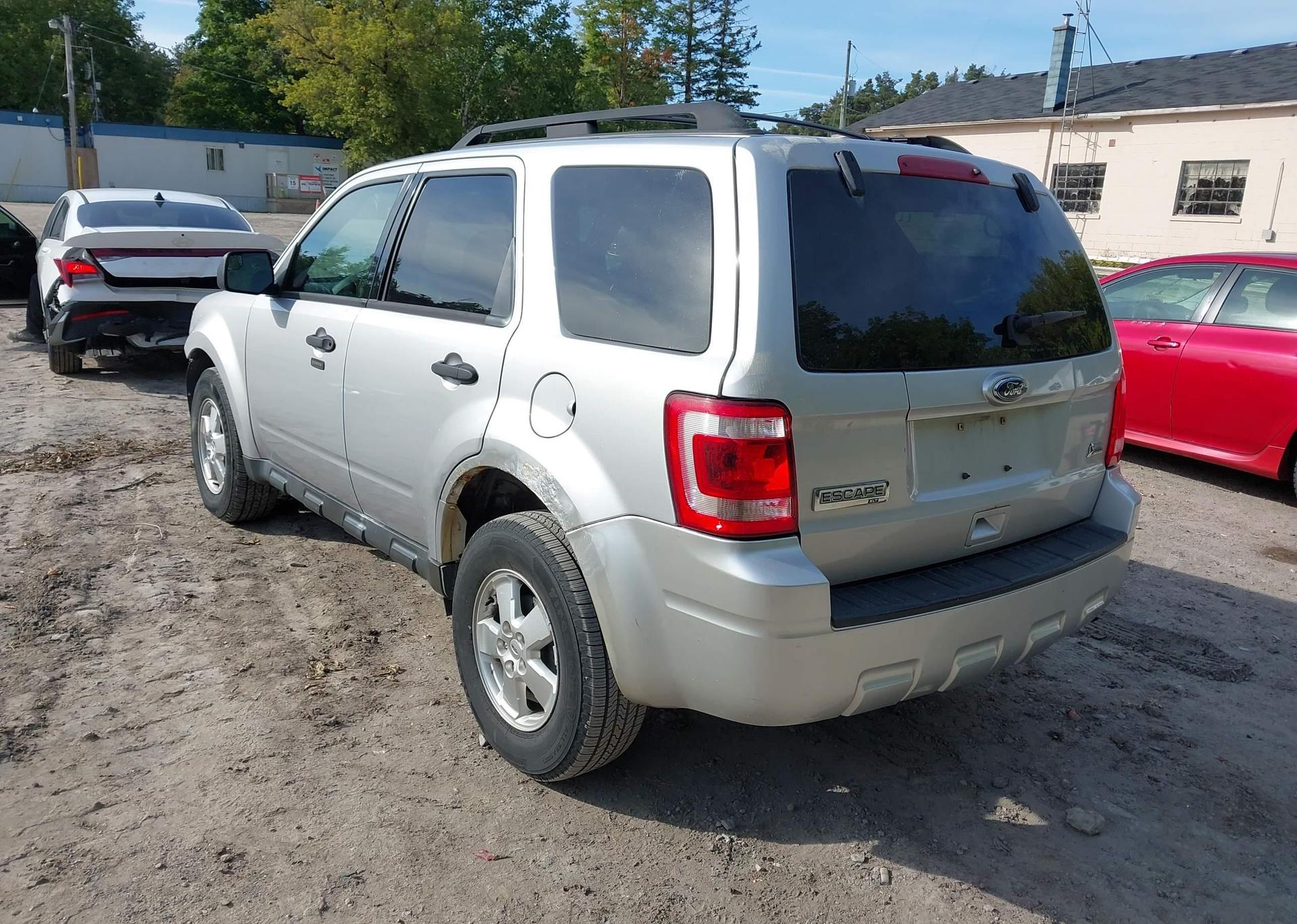 2011 FORD ESCAPE XLT
