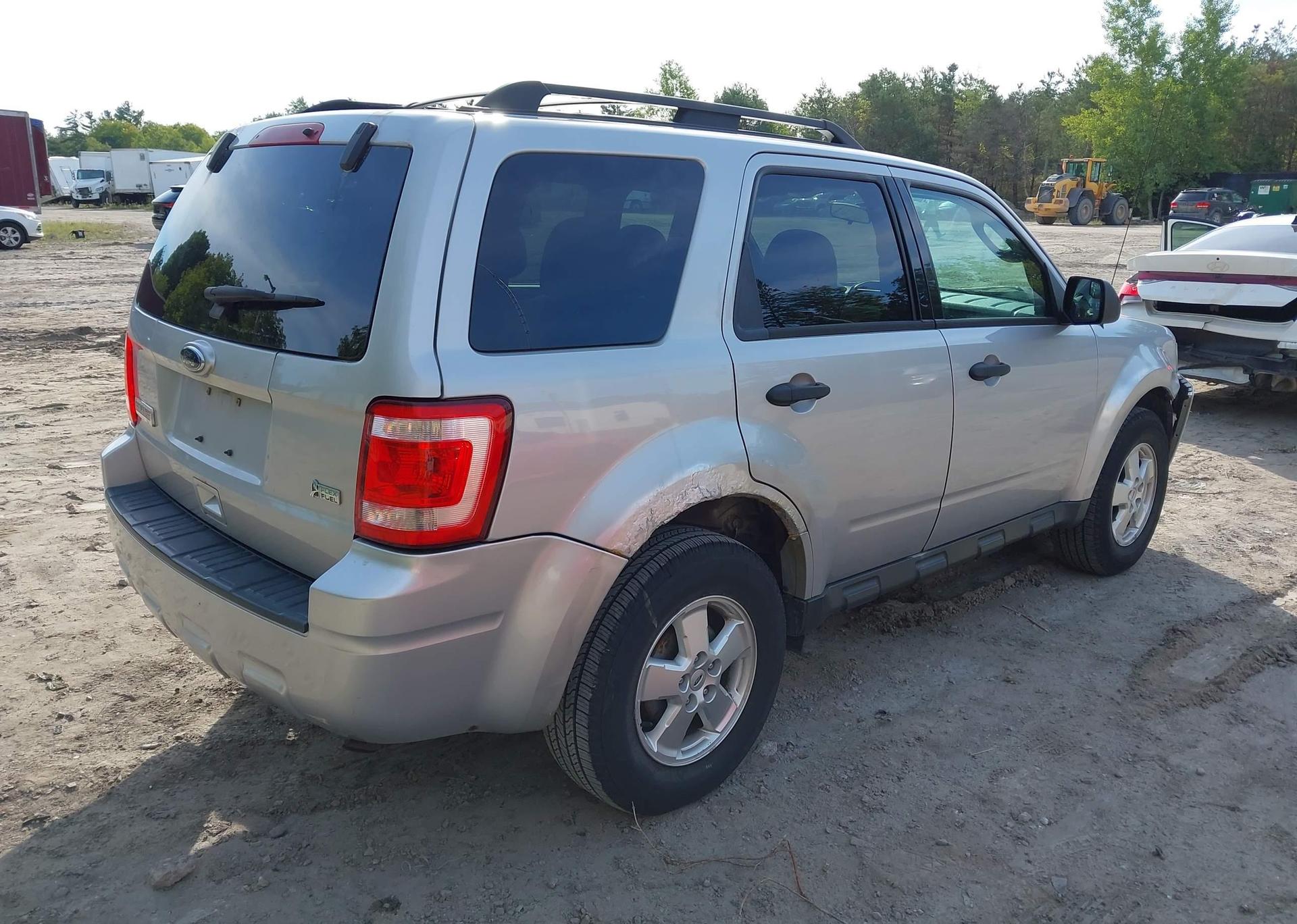 2011 FORD ESCAPE XLT