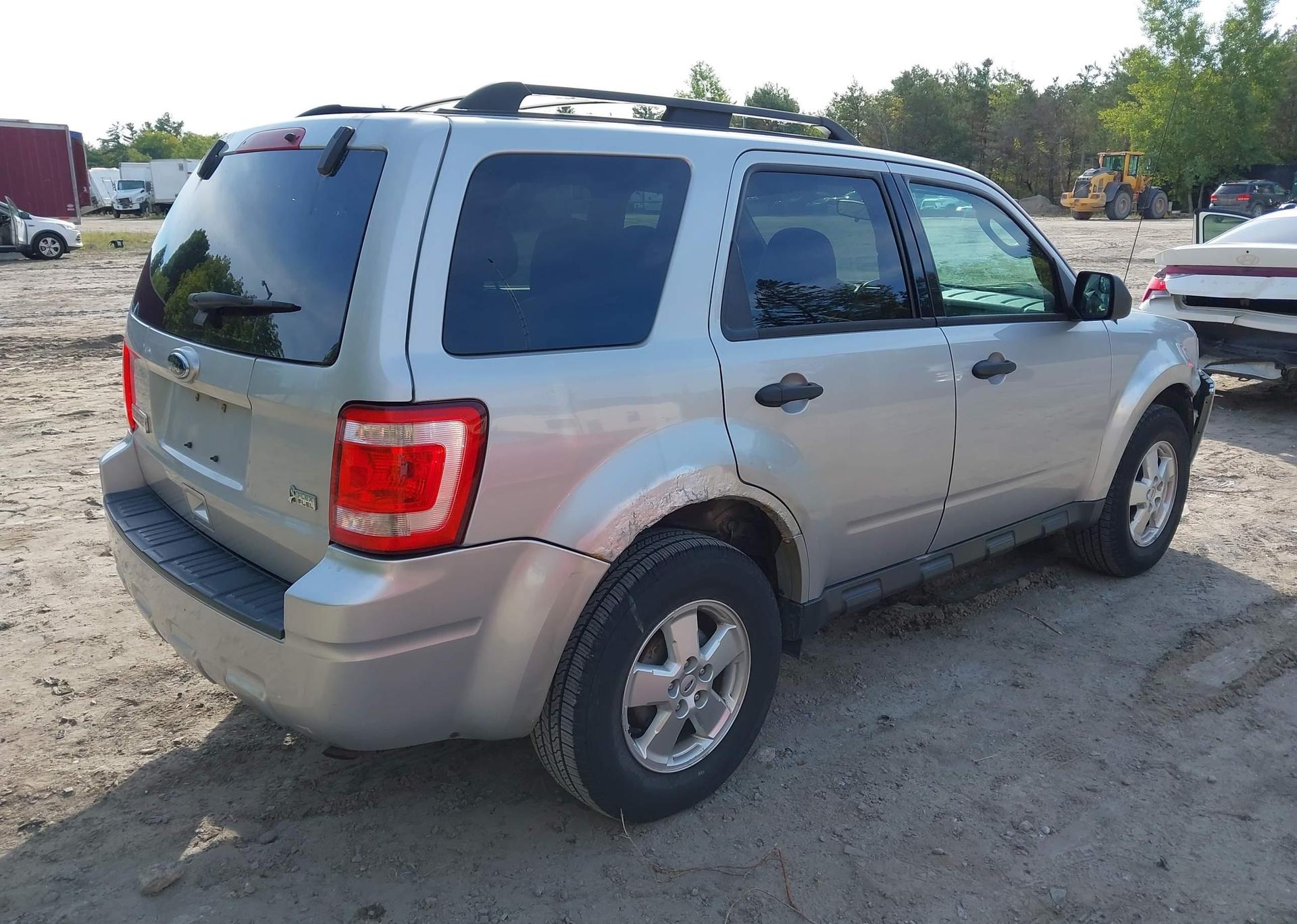 2011 FORD ESCAPE XLT