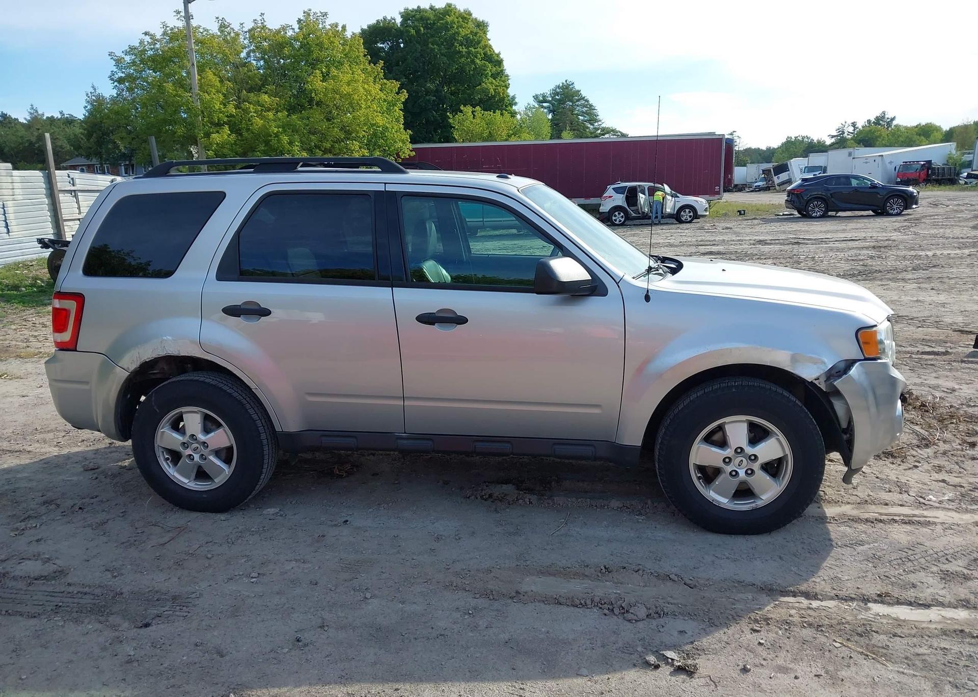2011 FORD ESCAPE XLT