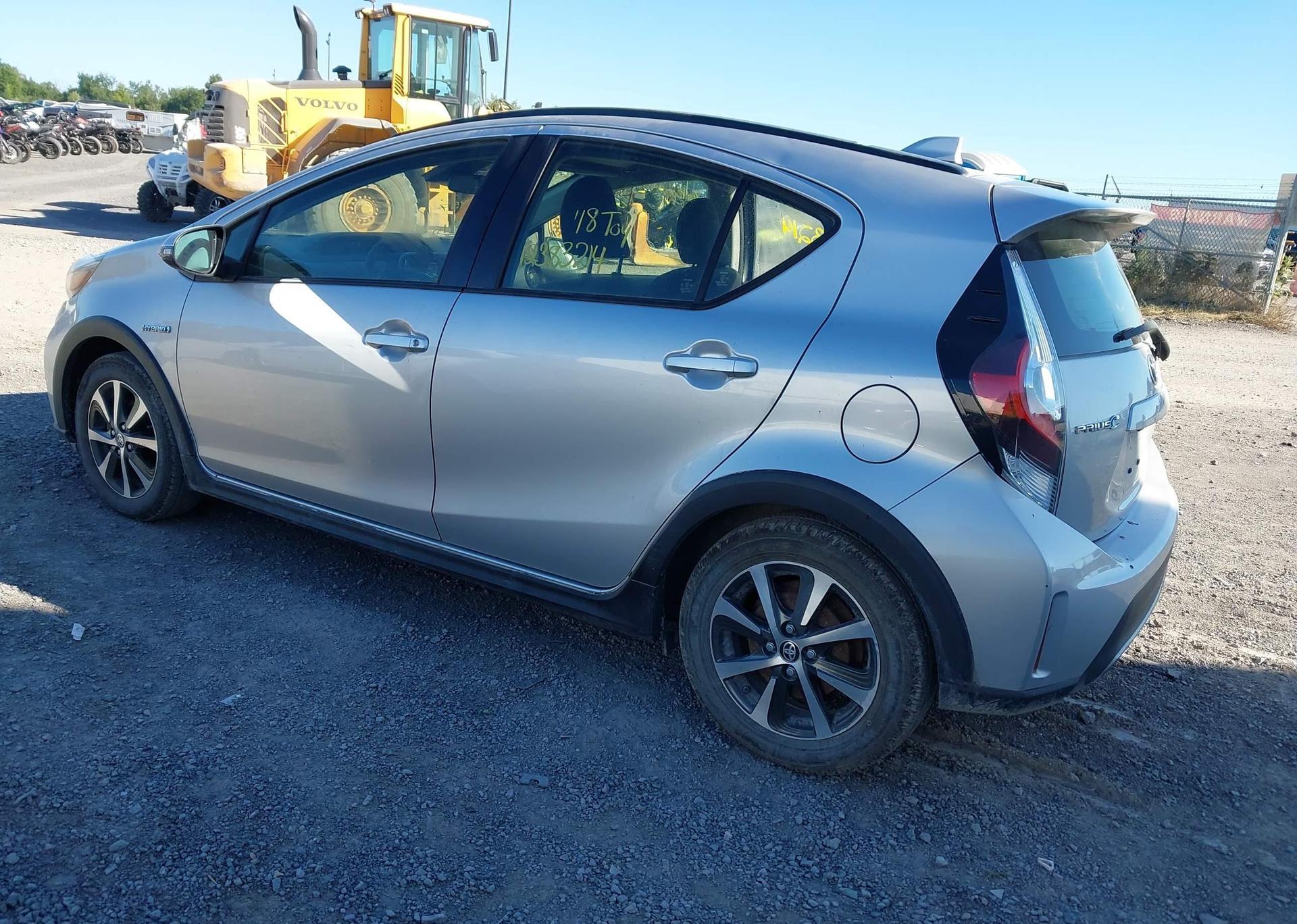 2018 TOYOTA Prius c