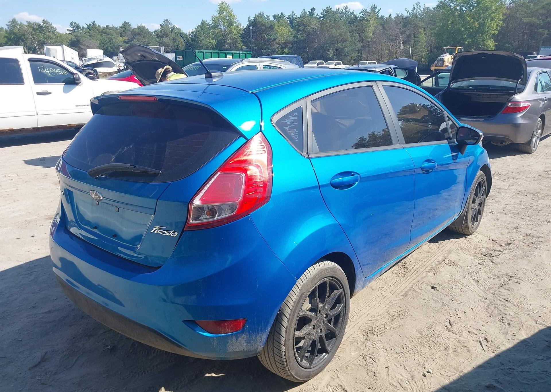 2015 FORD FIESTA SE