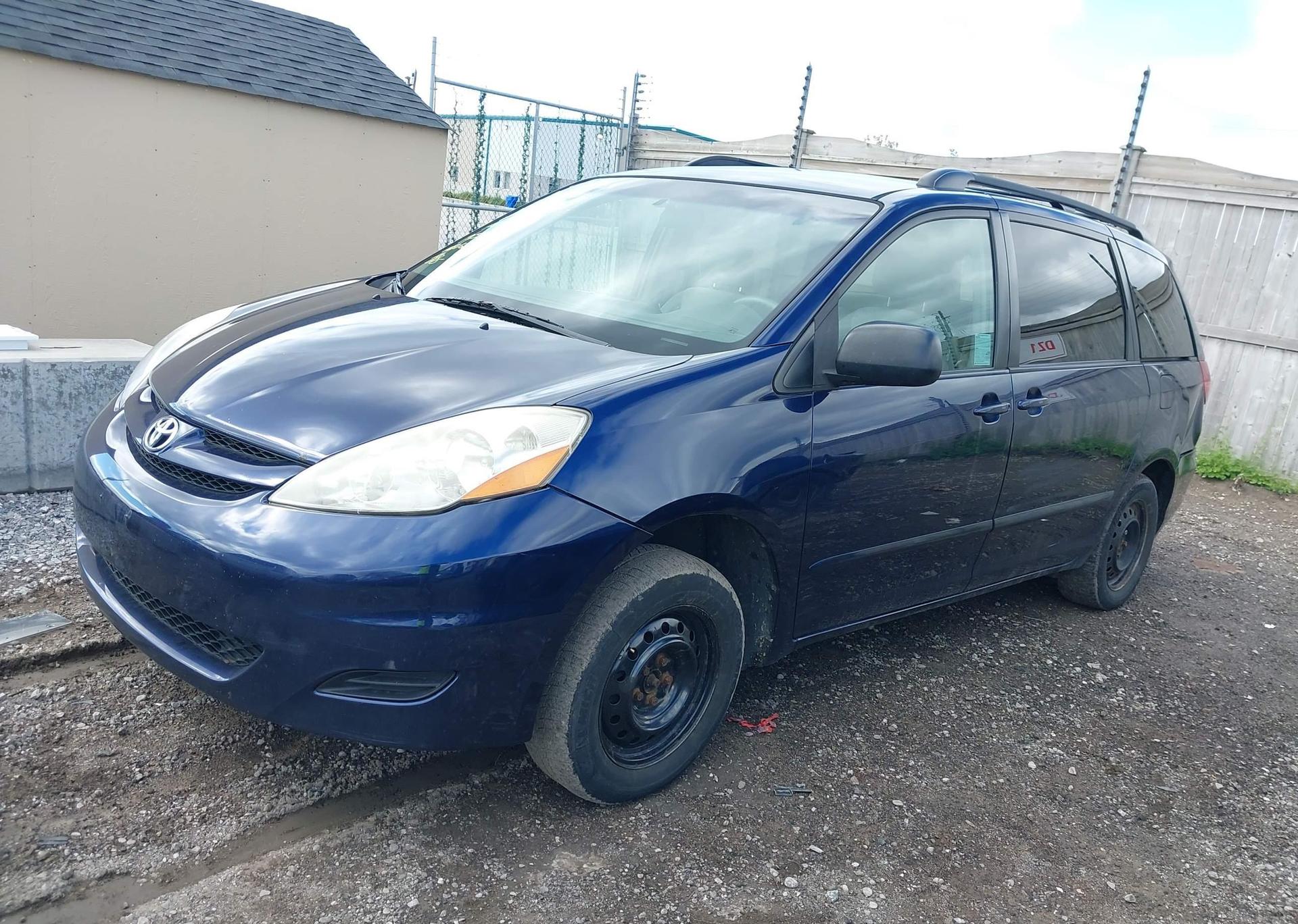 2006 TOYOTA SIENNA CE