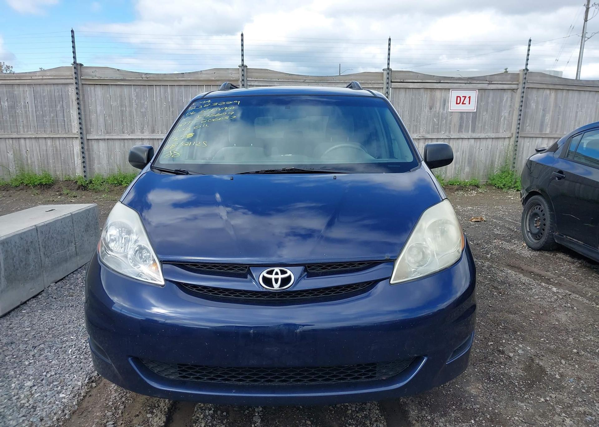 2006 TOYOTA SIENNA CE