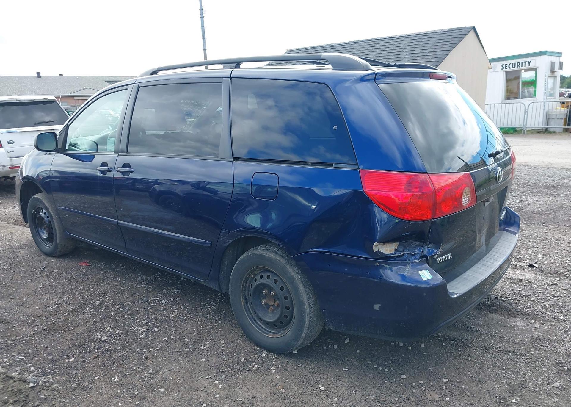 2006 TOYOTA SIENNA CE