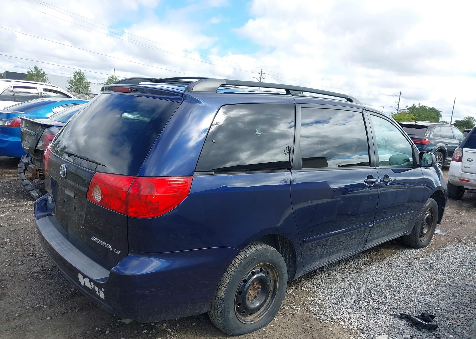 2006 TOYOTA SIENNA CE