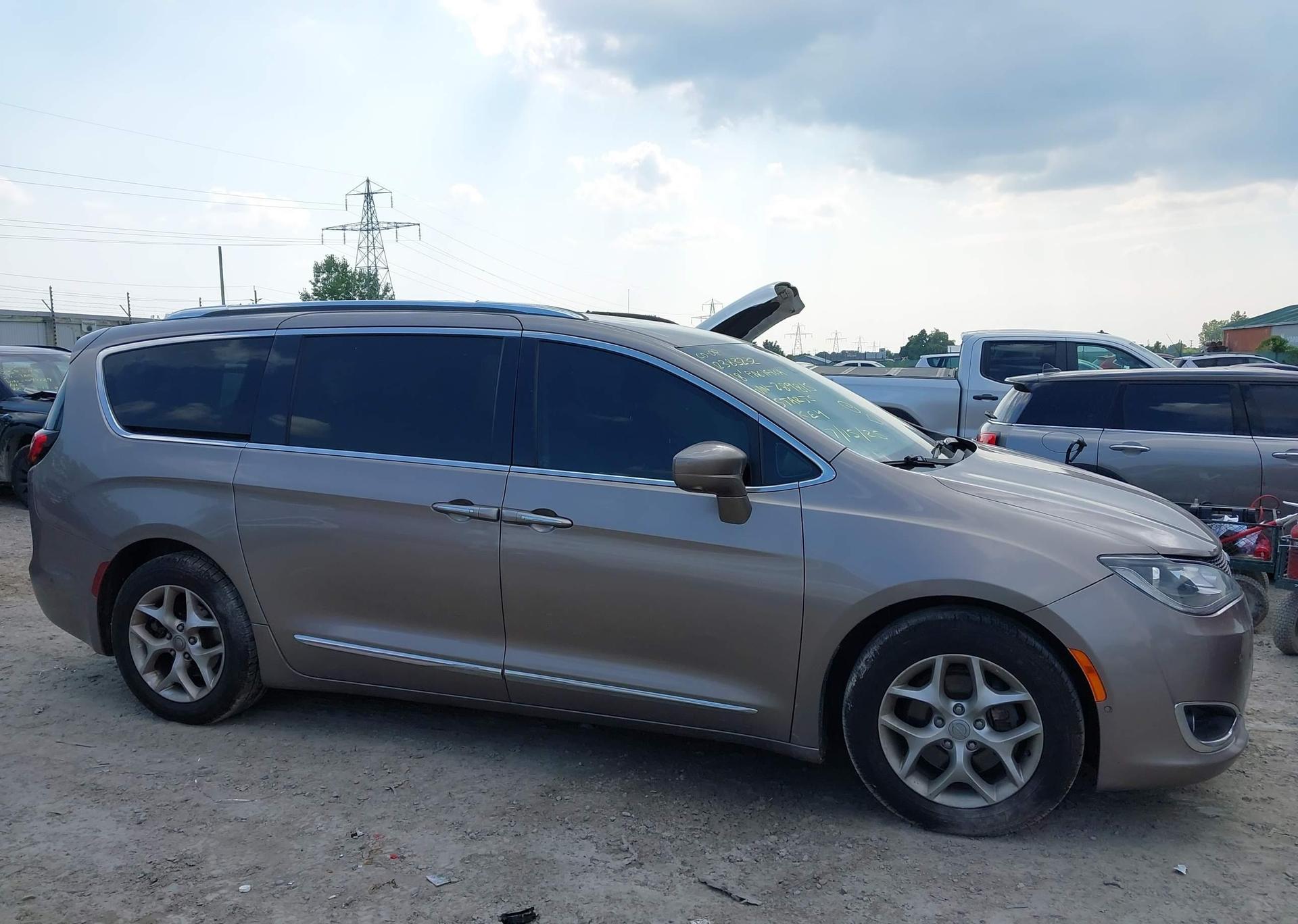 2018 CHRYSLER PACIFICA TOURING L PLUS
