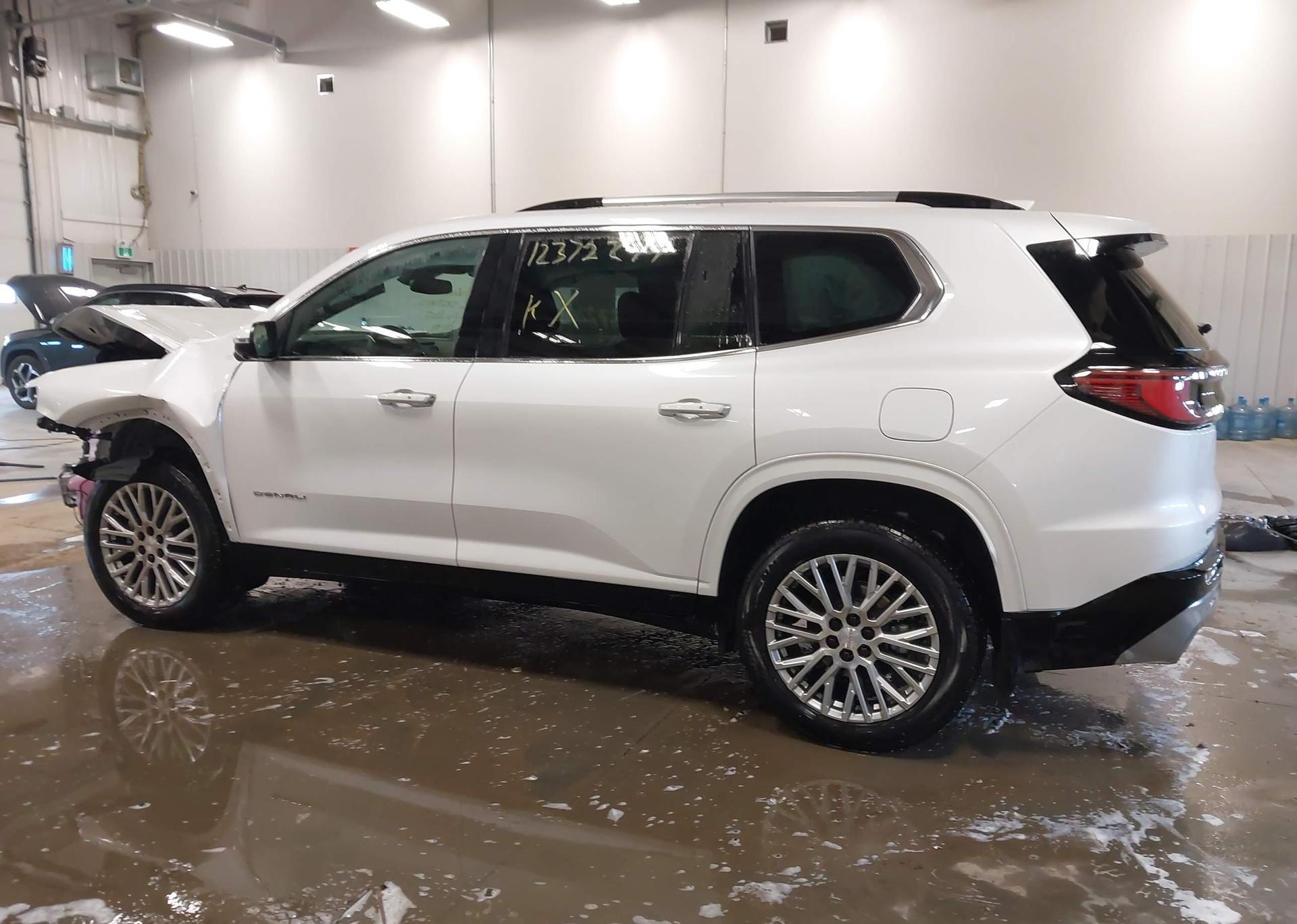 2025 GMC ACADIA DENALI