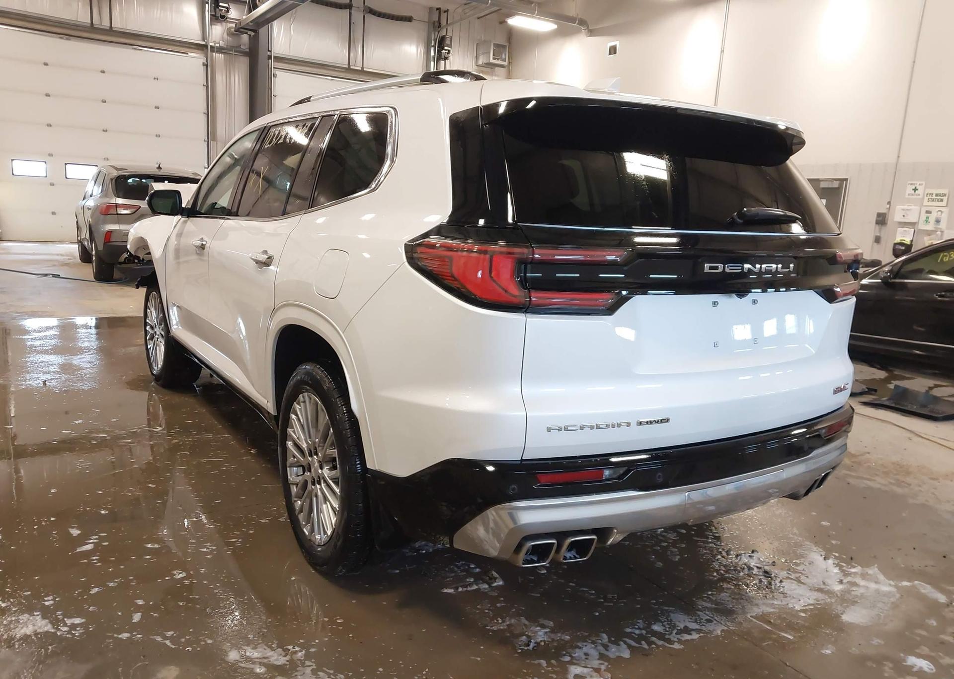 2025 GMC ACADIA DENALI