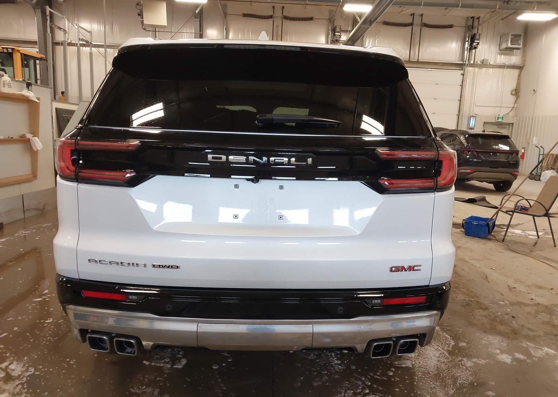 2025 GMC ACADIA DENALI
