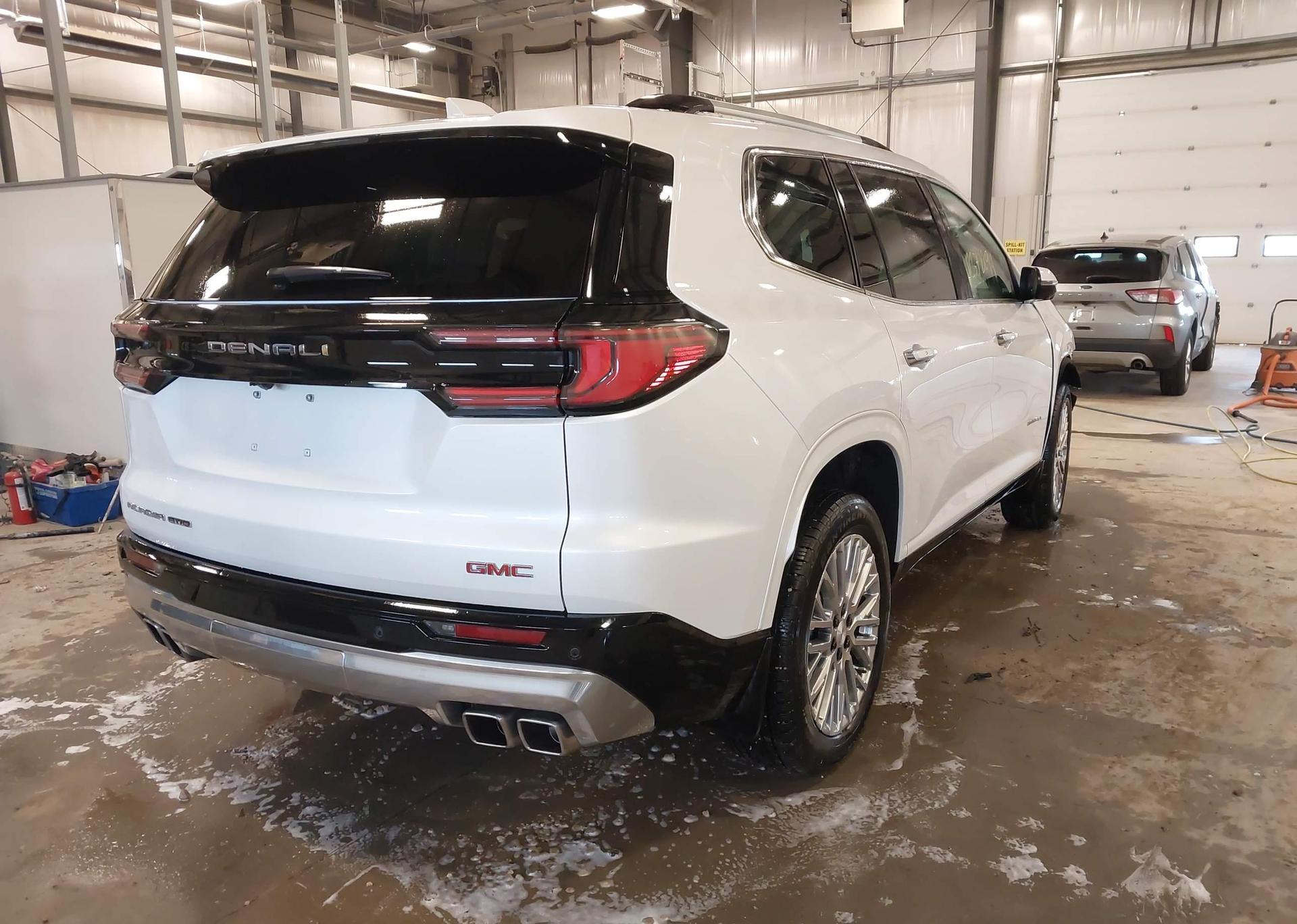 2025 GMC ACADIA DENALI