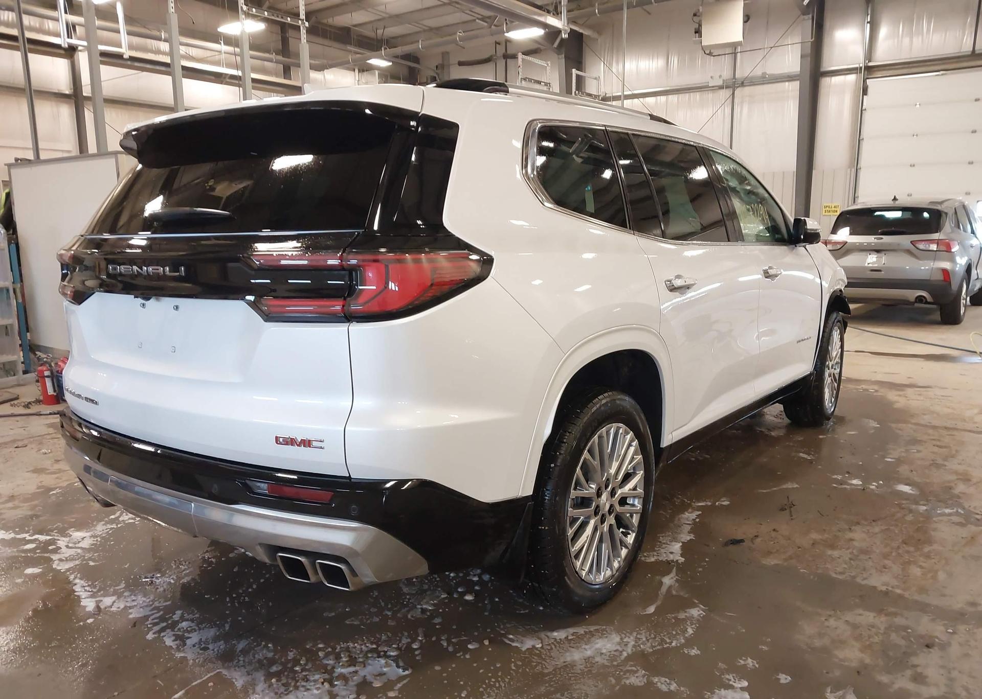 2025 GMC ACADIA DENALI