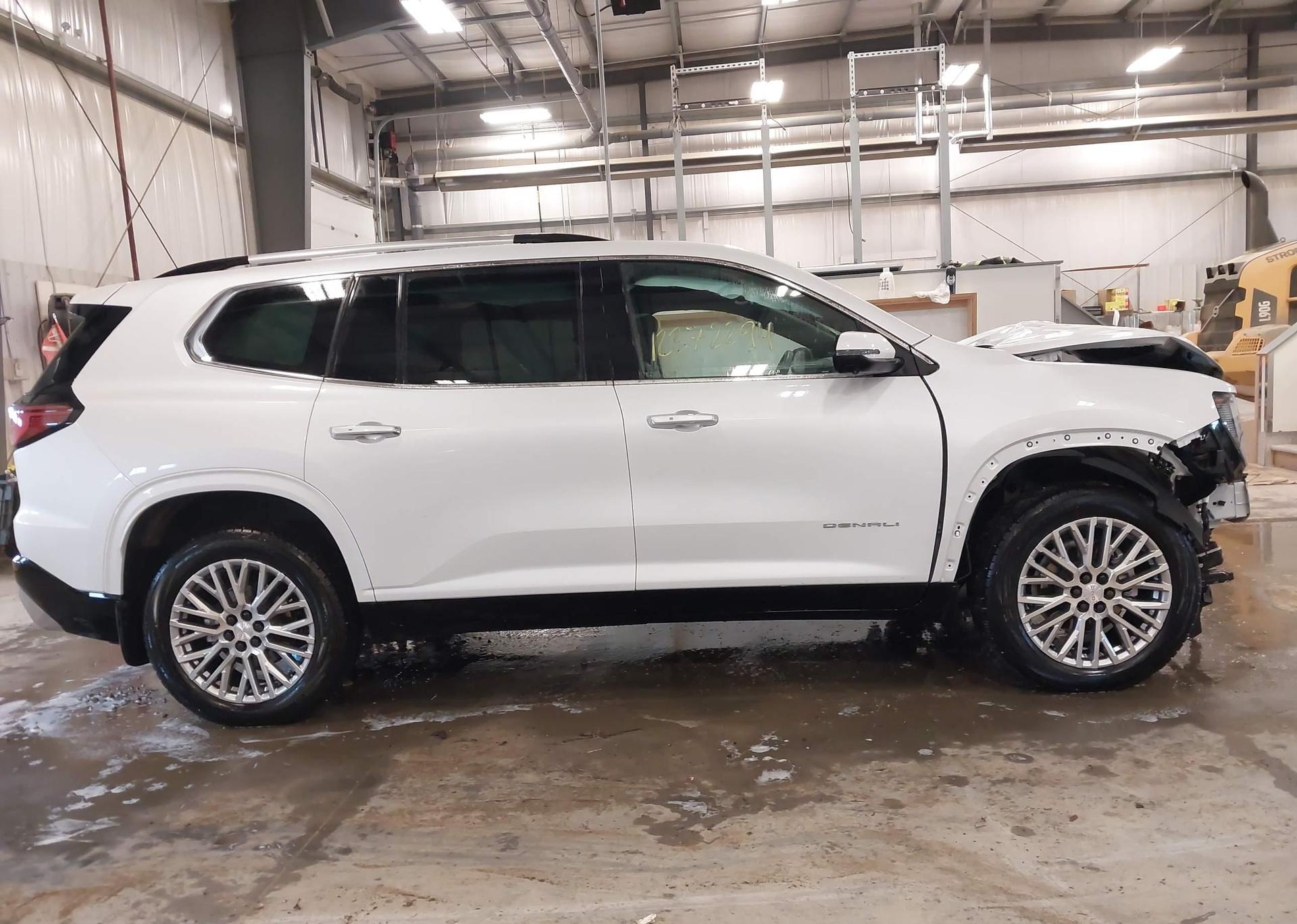 2025 GMC ACADIA DENALI