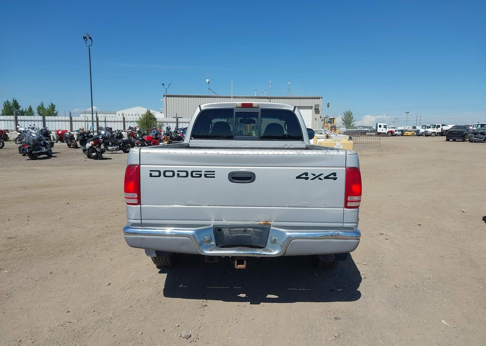2000 DODGE DAKOTA SLT