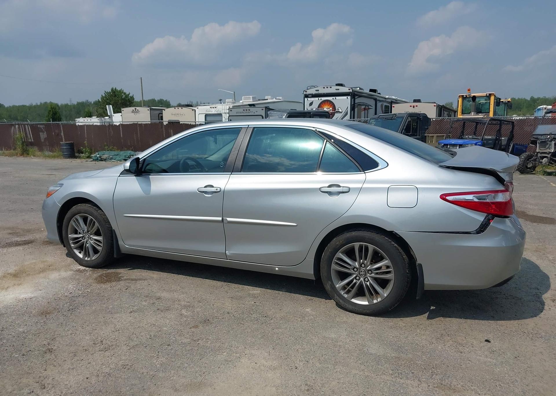 2017 TOYOTA CAMRY SE