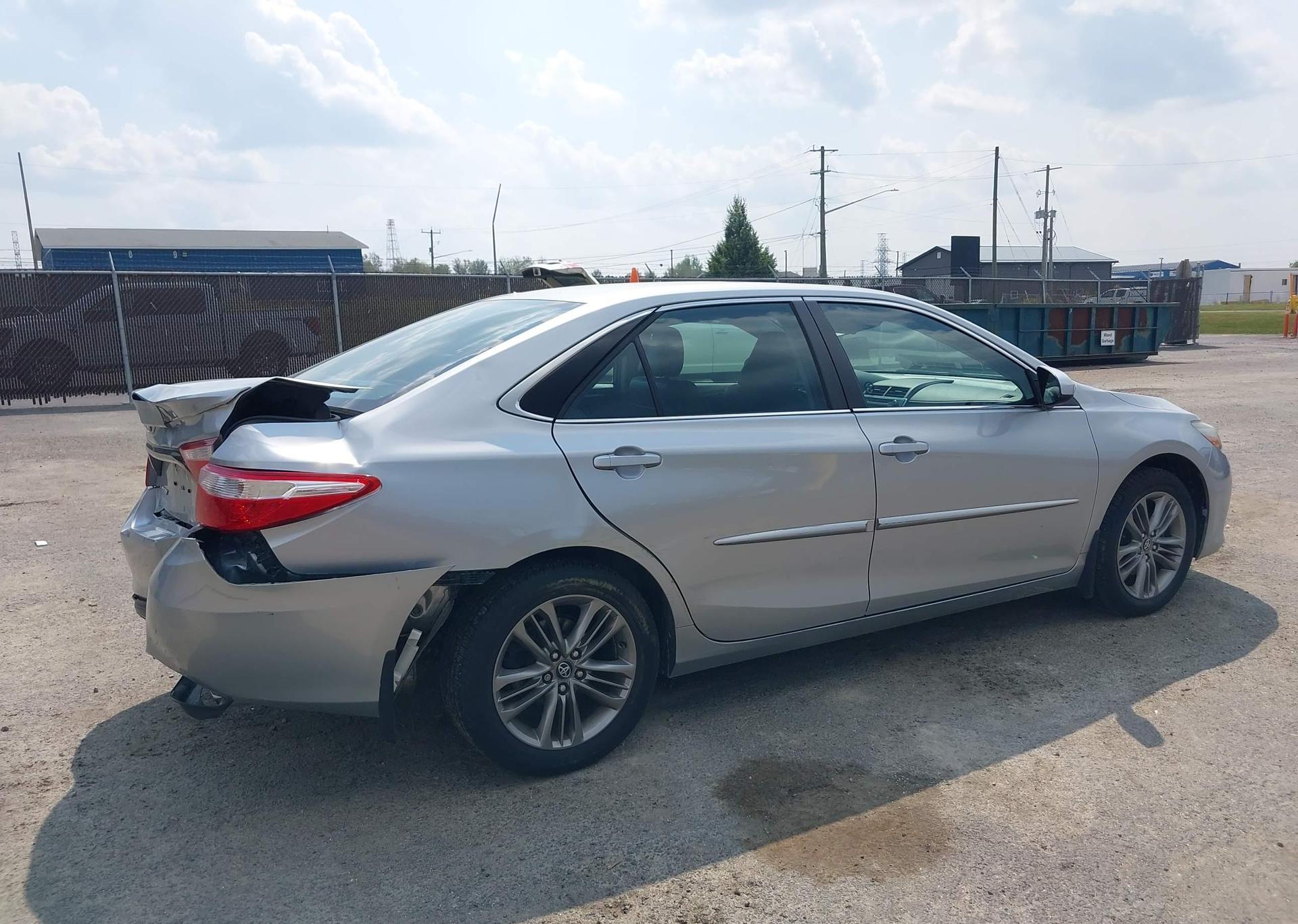 2017 TOYOTA CAMRY SE