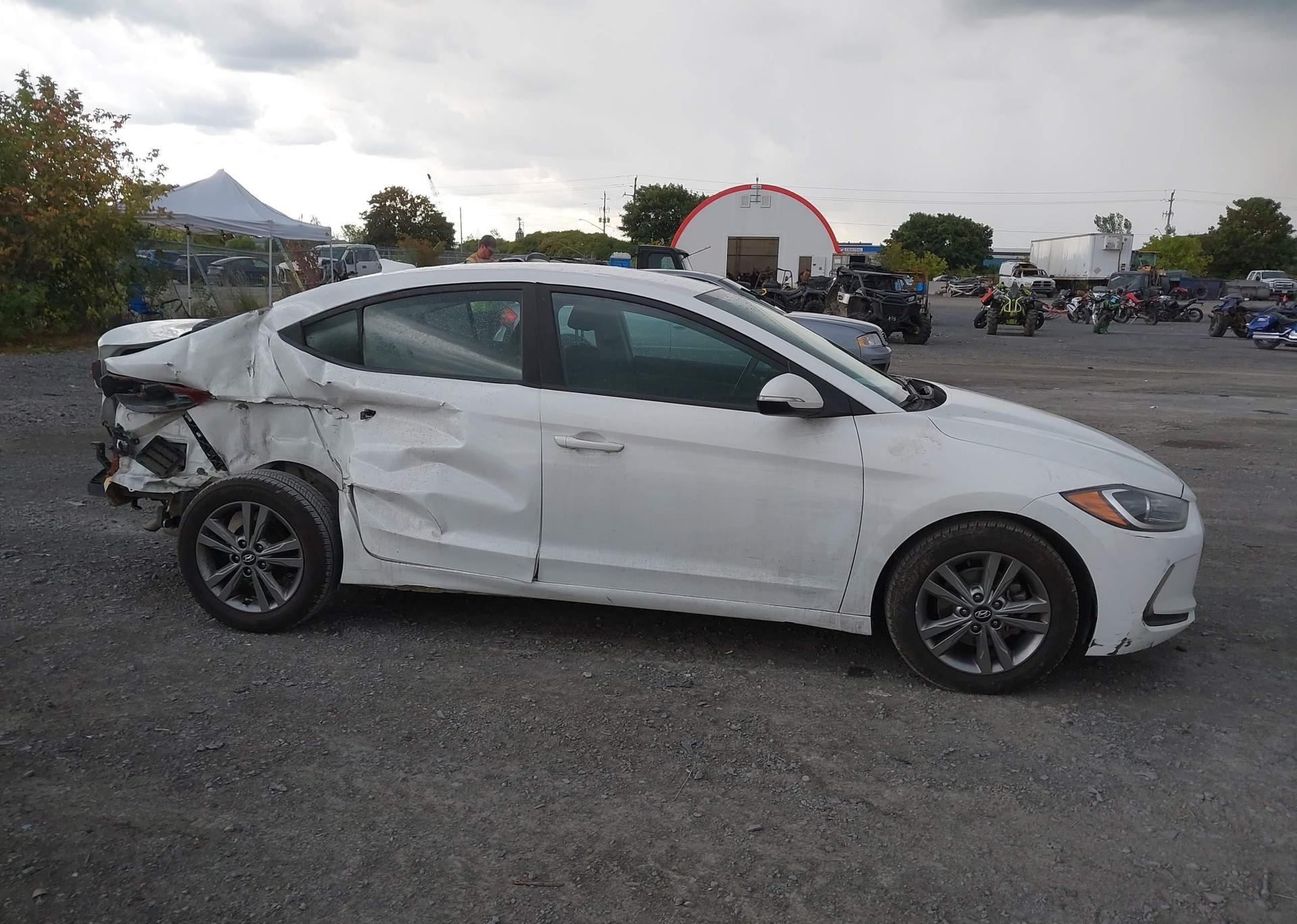 2017 HYUNDAI ELANTRA SE