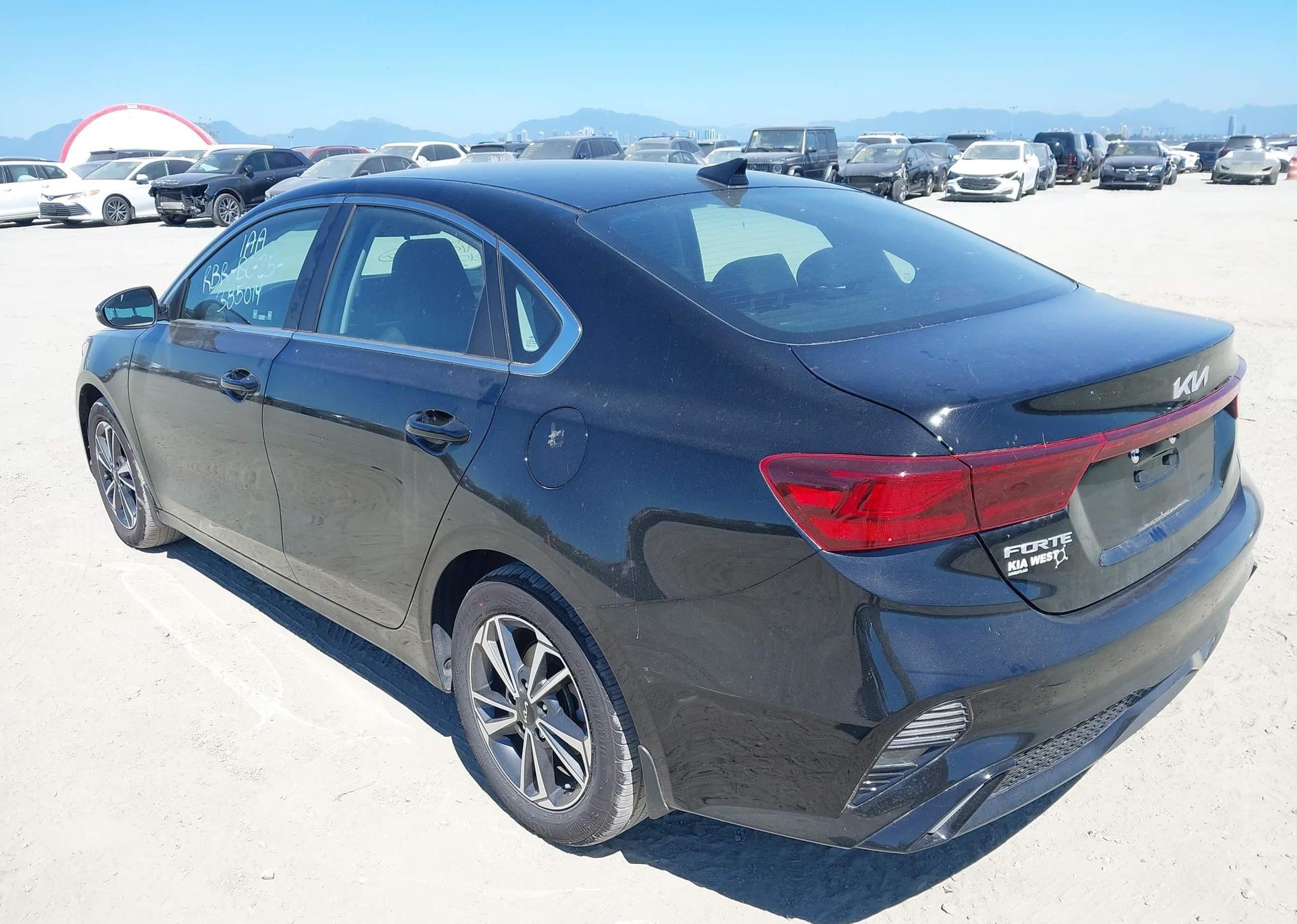 2024 KIA FORTE EX